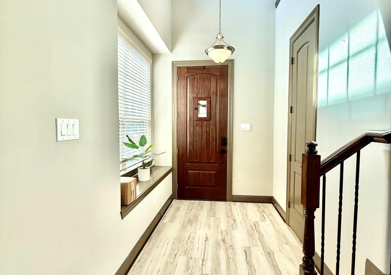 7 Aventura Place