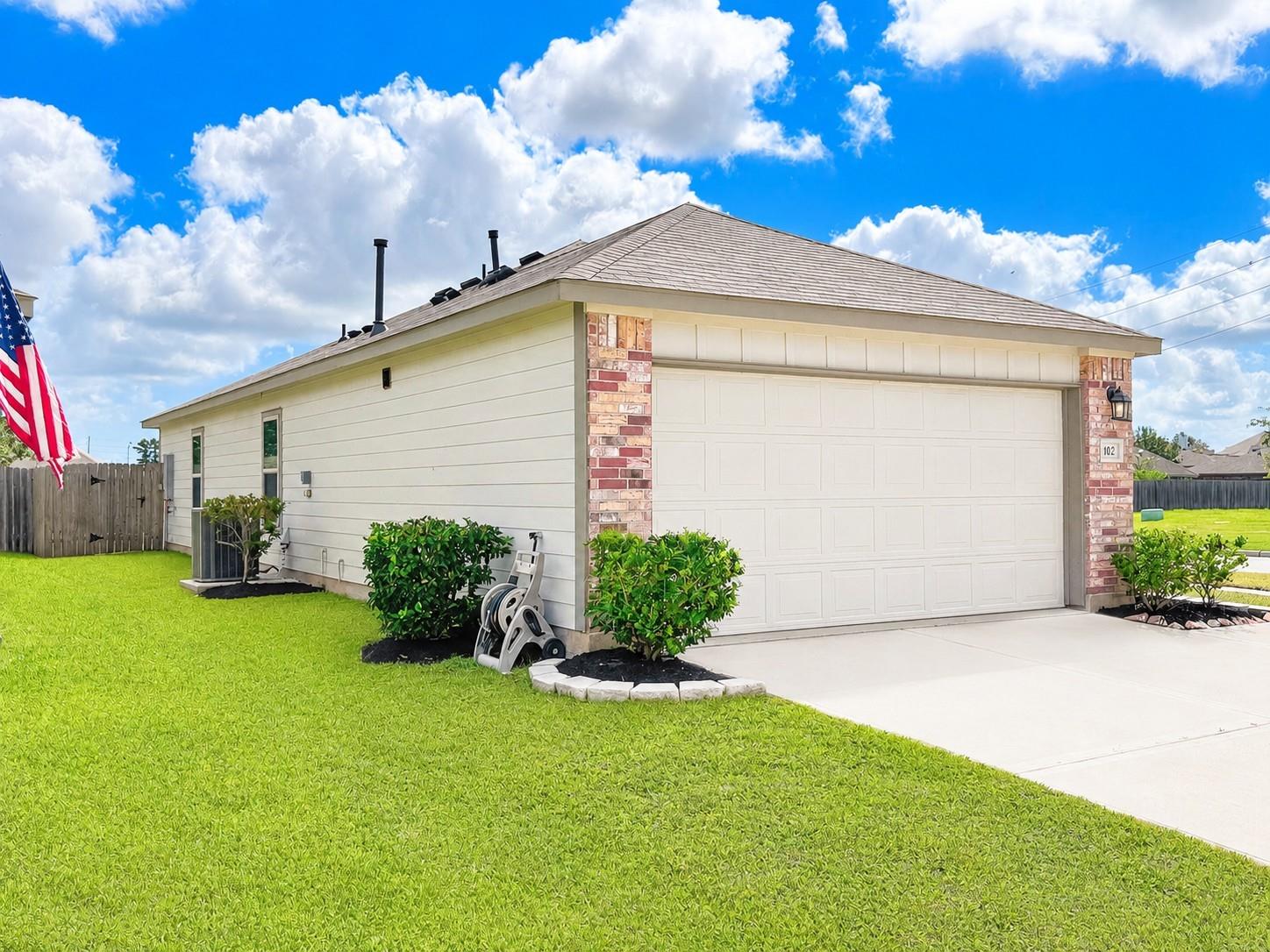 102 Bellewood Manor Drive