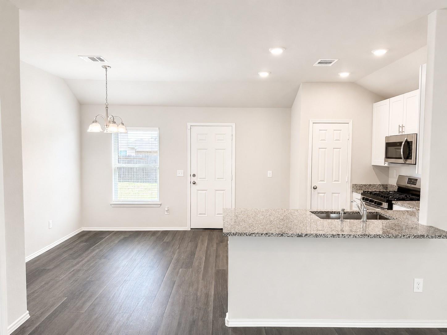 102 Bellewood Manor Drive