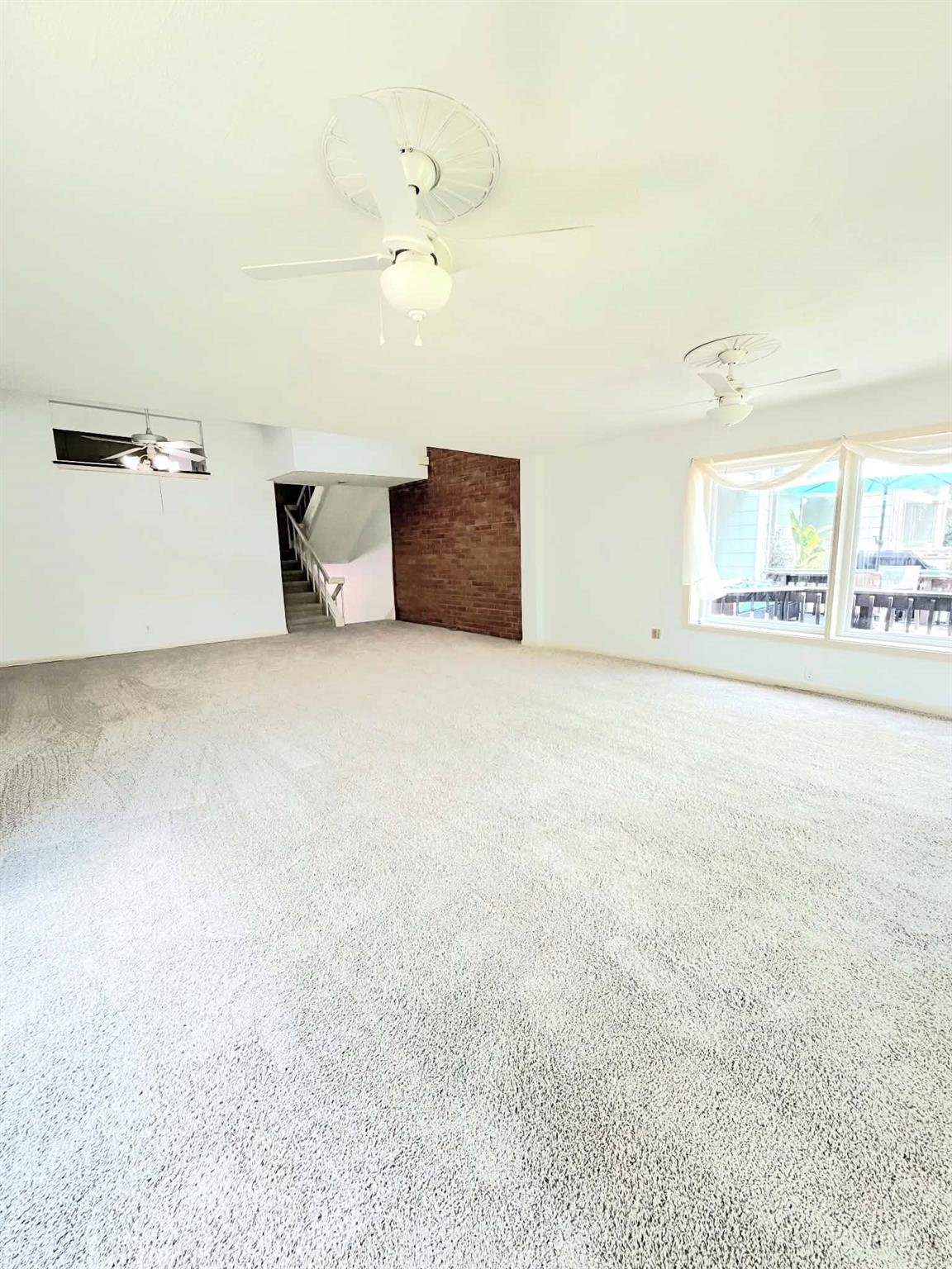 162 Villa Way