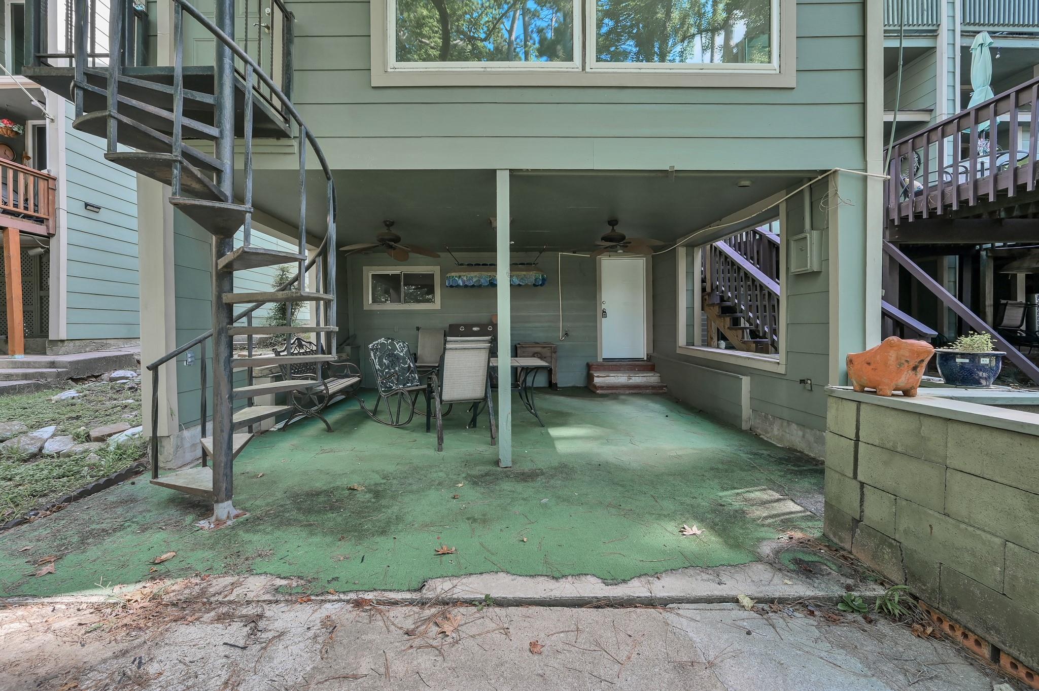 162 Villa Way