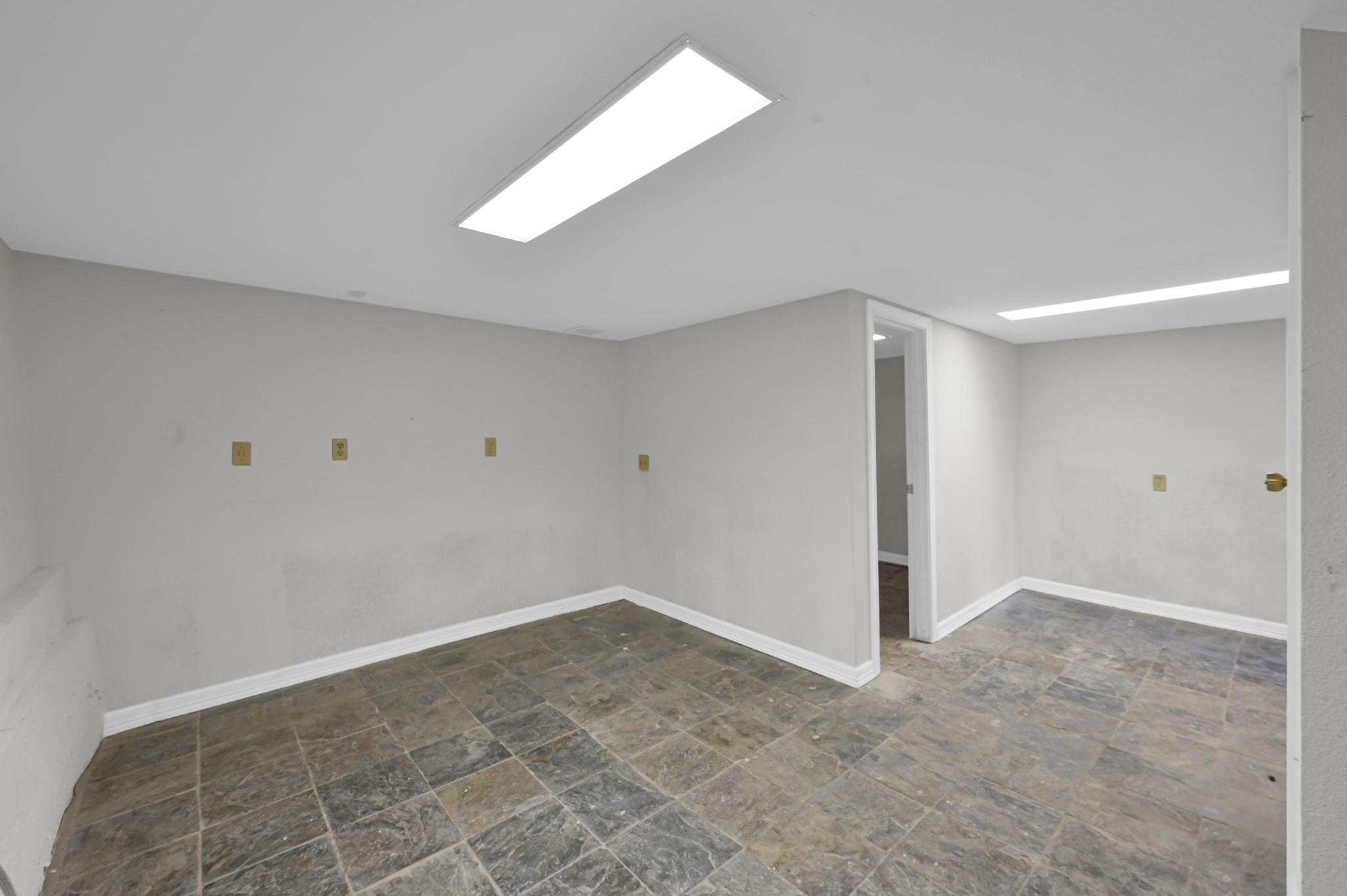 162 Villa Way