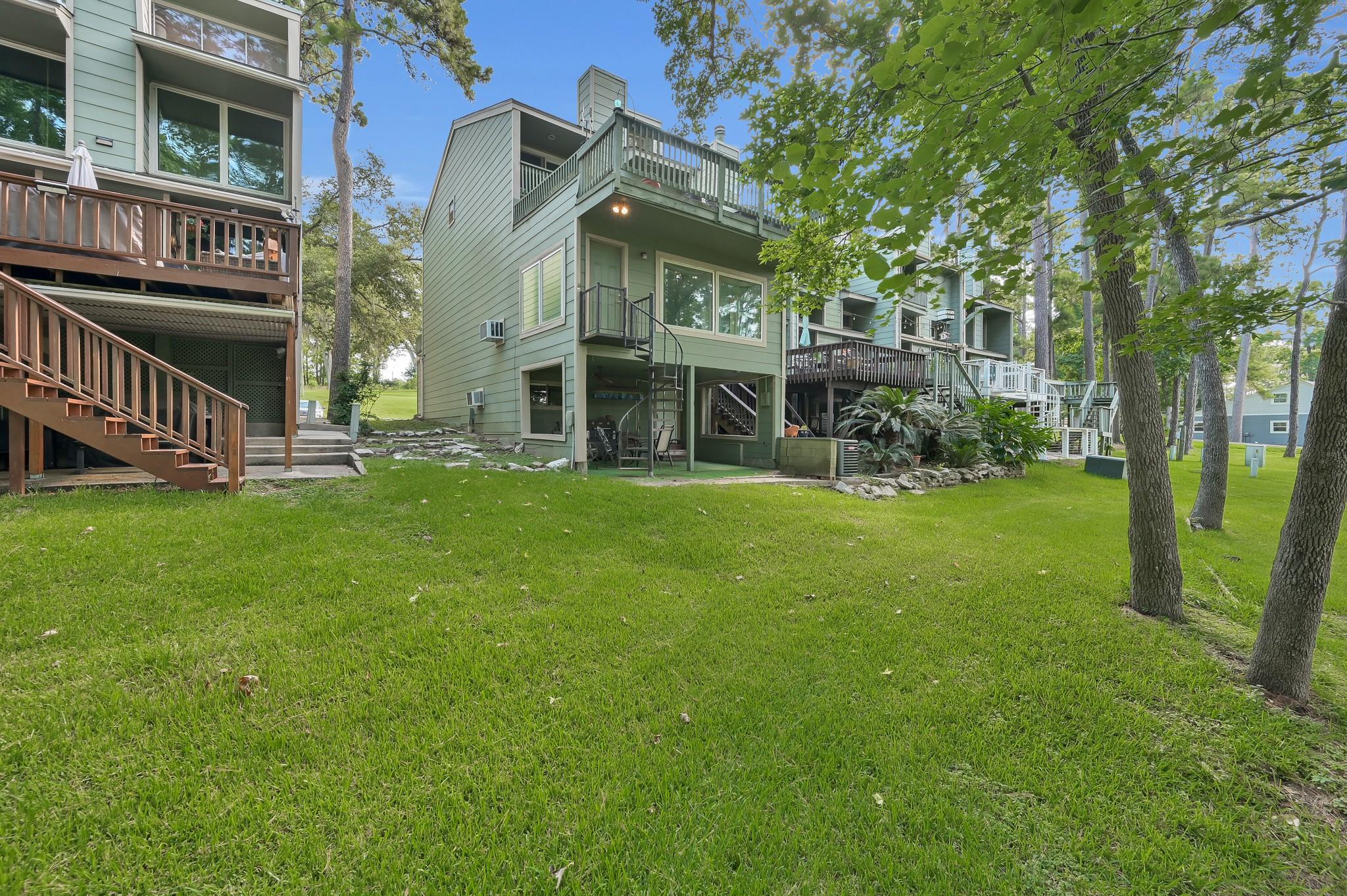 162 Villa Way