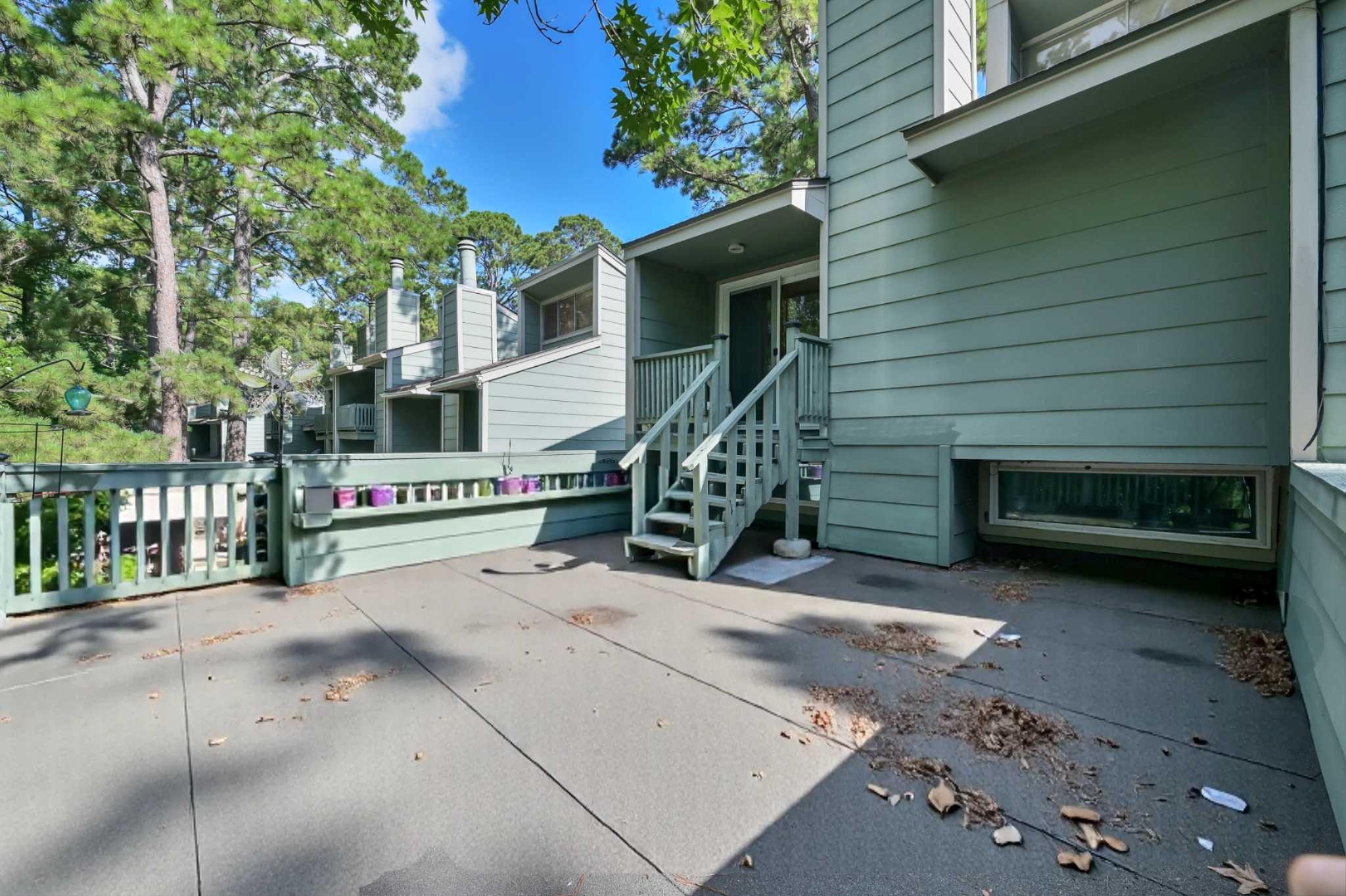162 Villa Way