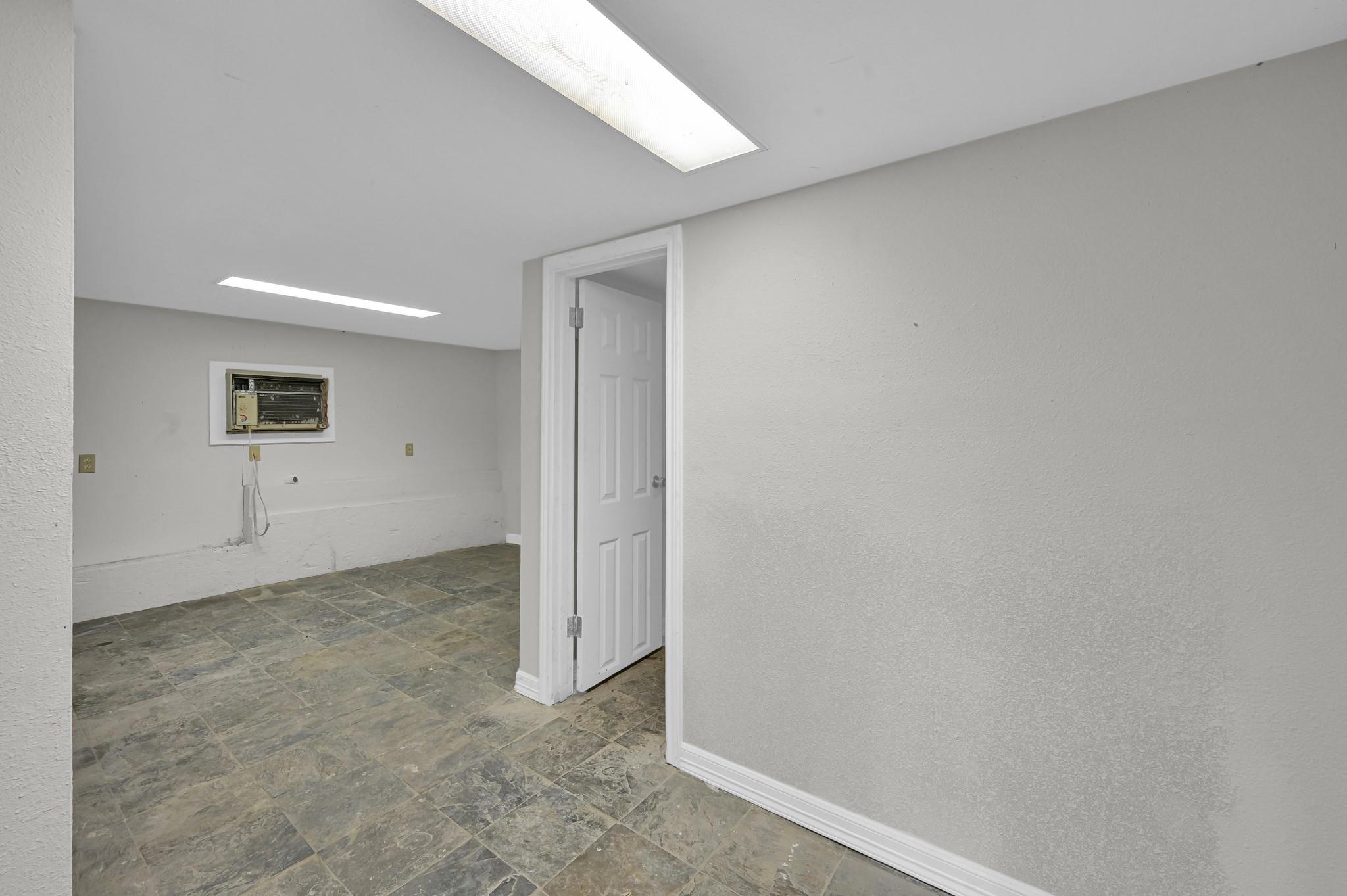 162 Villa Way