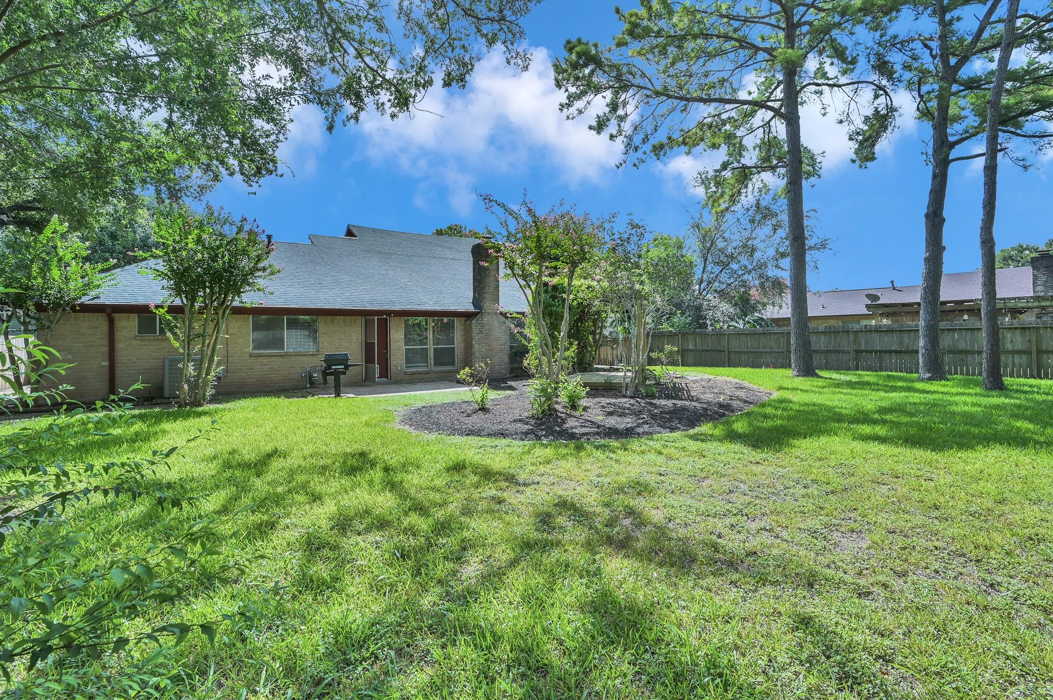 6614 Vialinda Drive