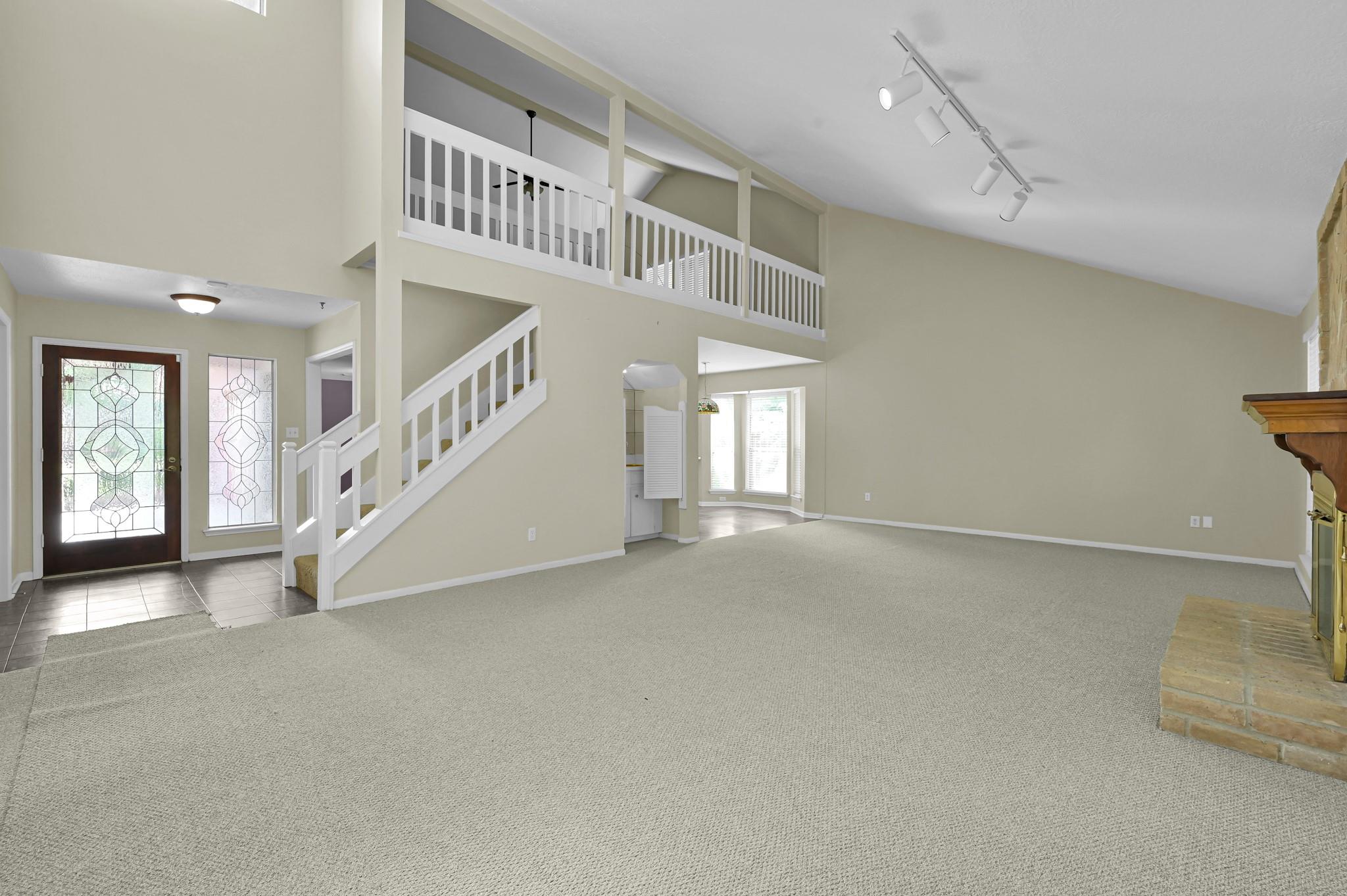 6614 Vialinda Drive