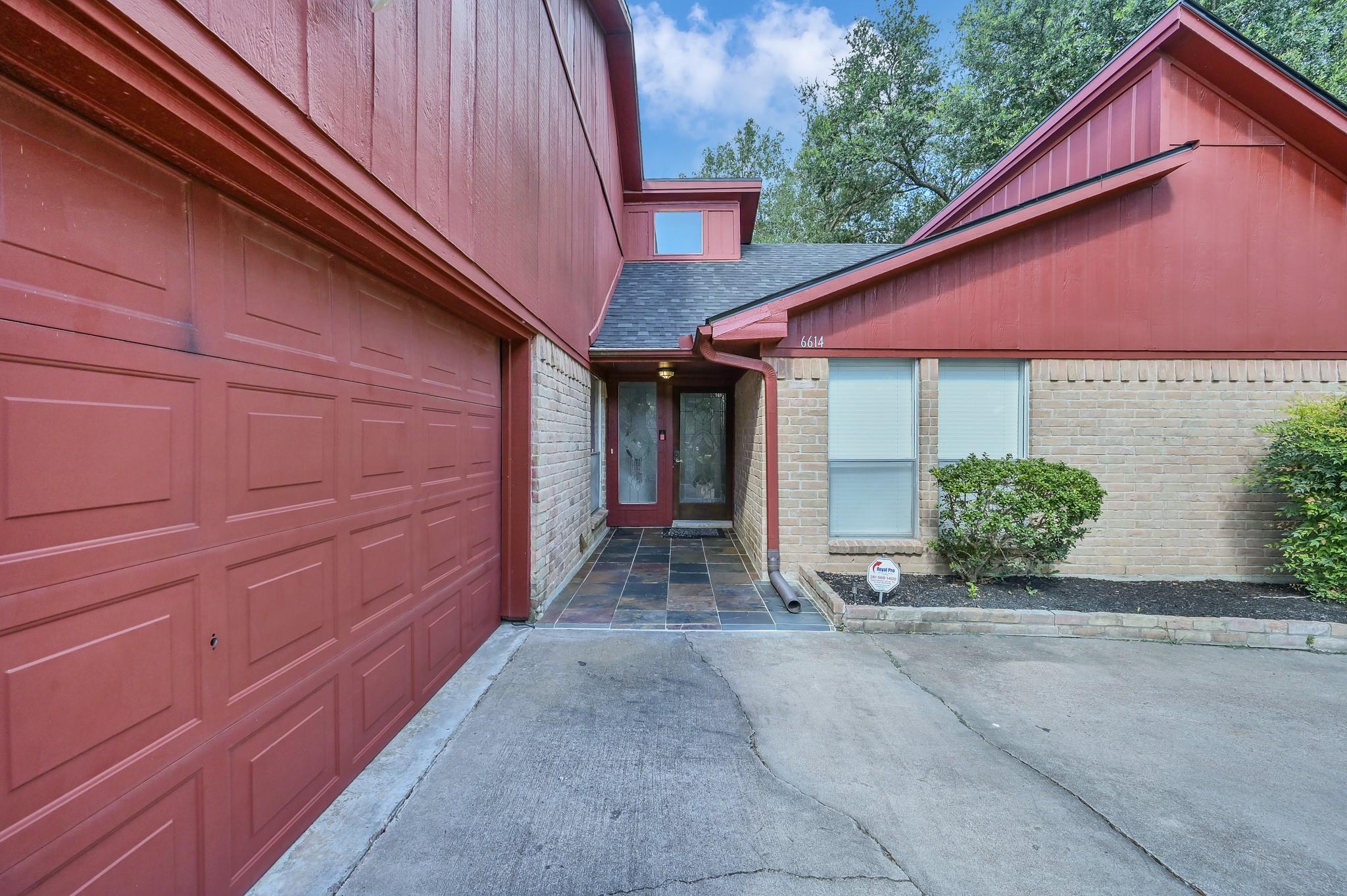 6614 Vialinda Drive