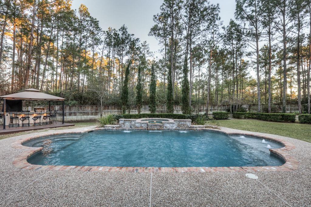6 Greycrest Place