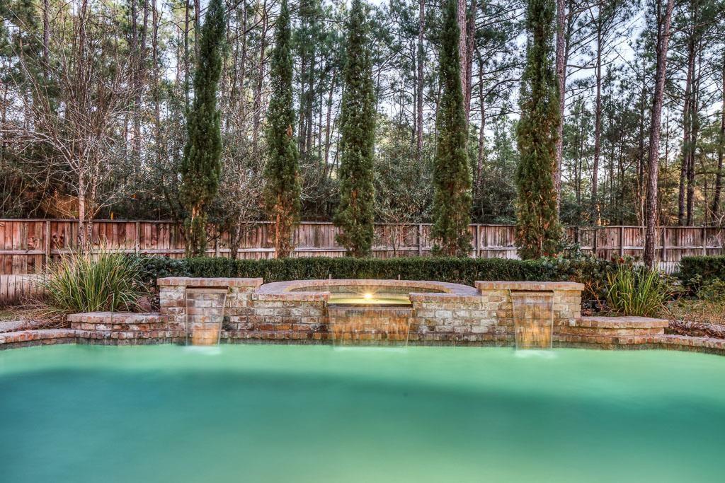 6 Greycrest Place