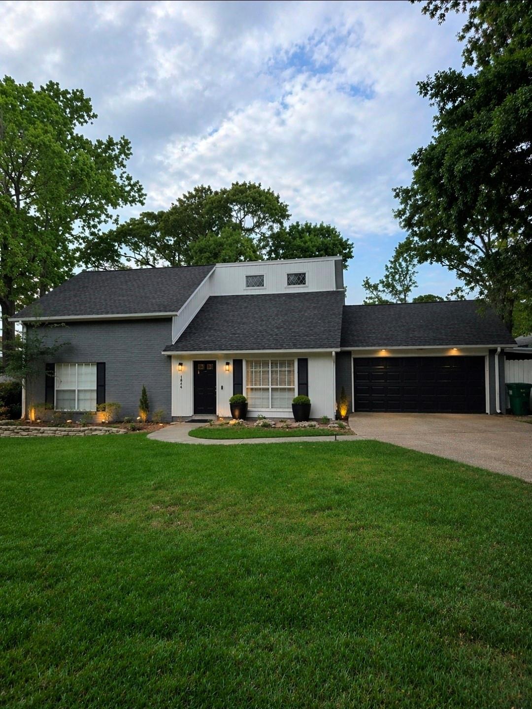 1844 Rollingwood Drive