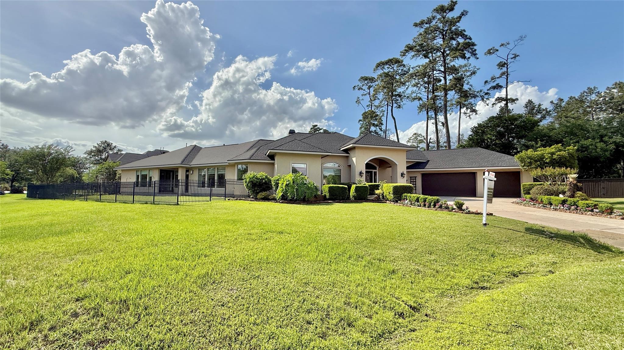 8103 Hideaway Lake Circle