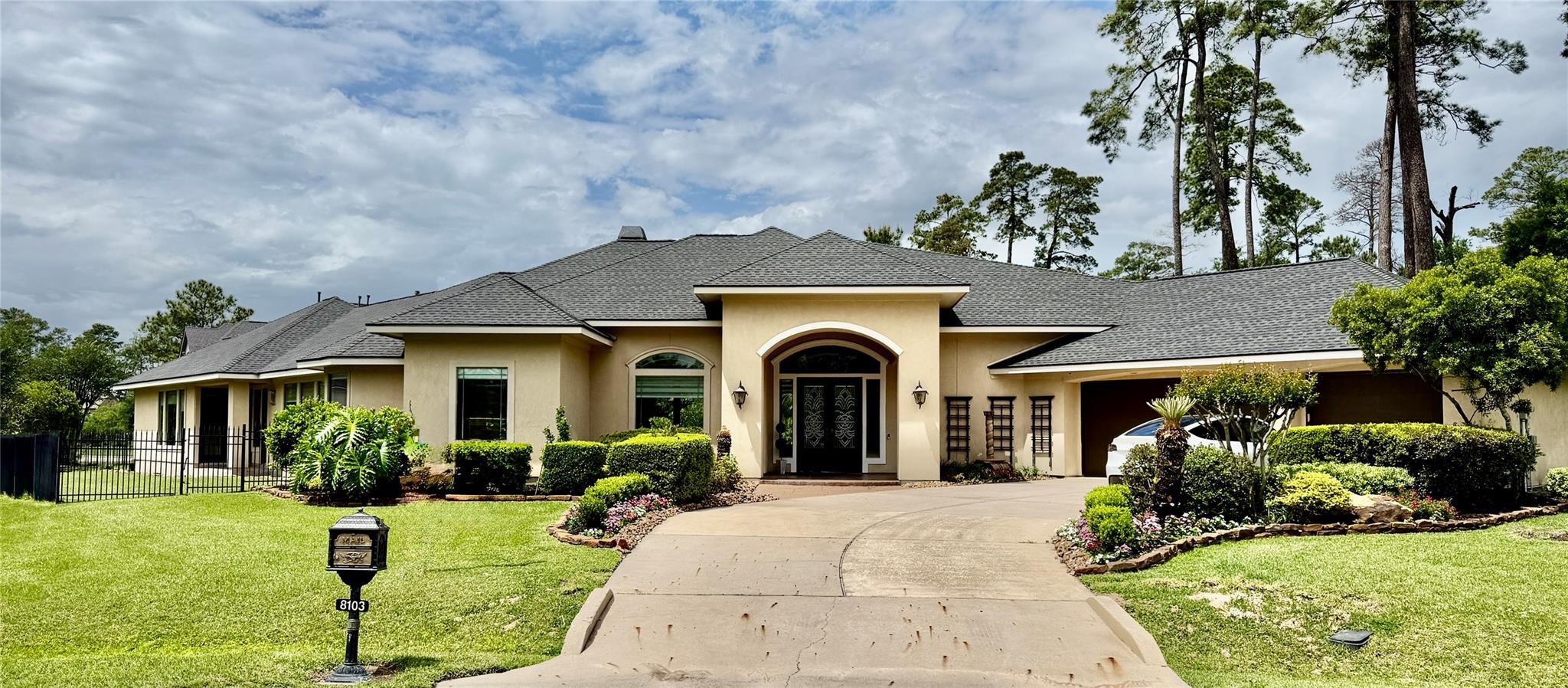 8103 Hideaway Lake Circle