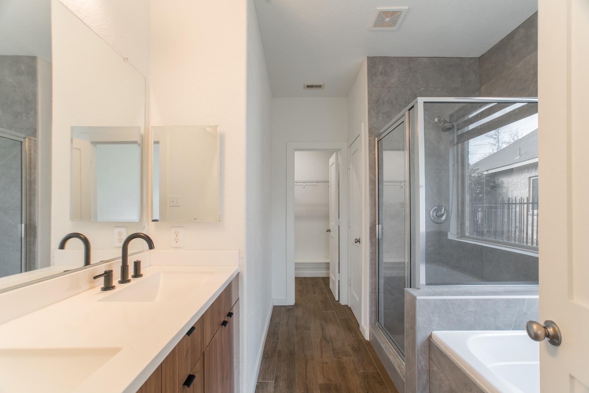 102 E Lasting Spring Circle