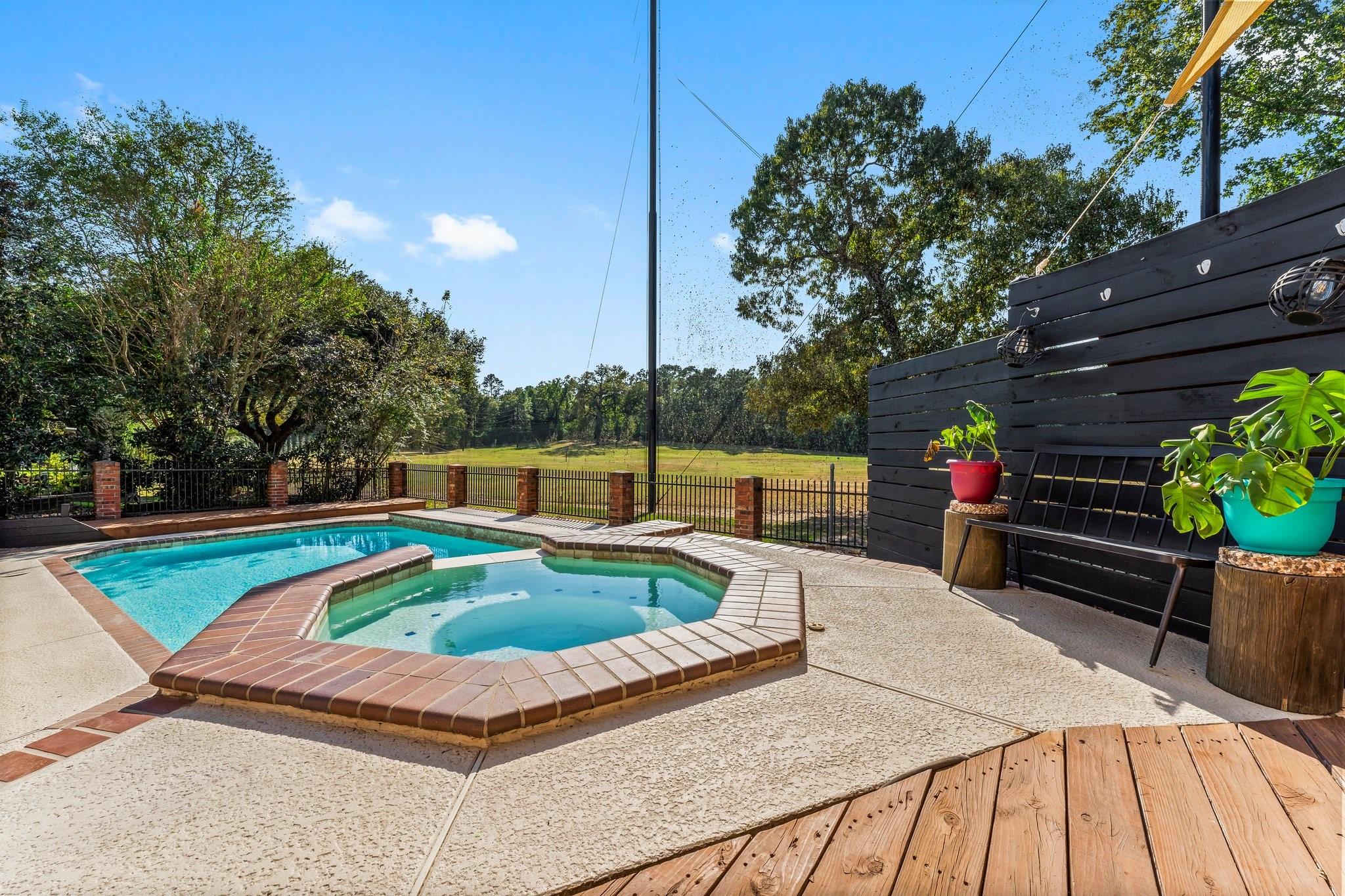 24611 W Kingscrest Circle