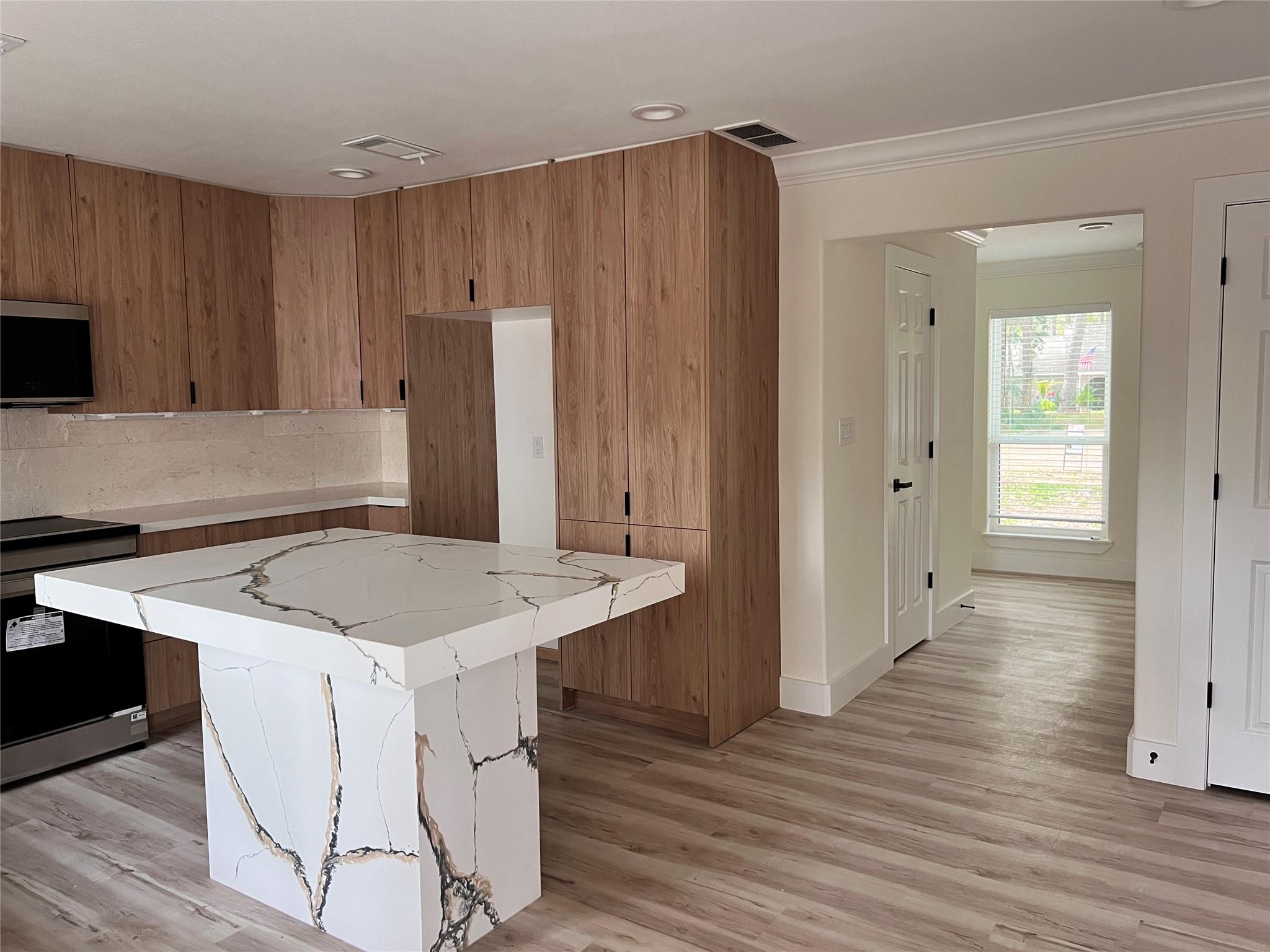 2015 Royal Oak Place