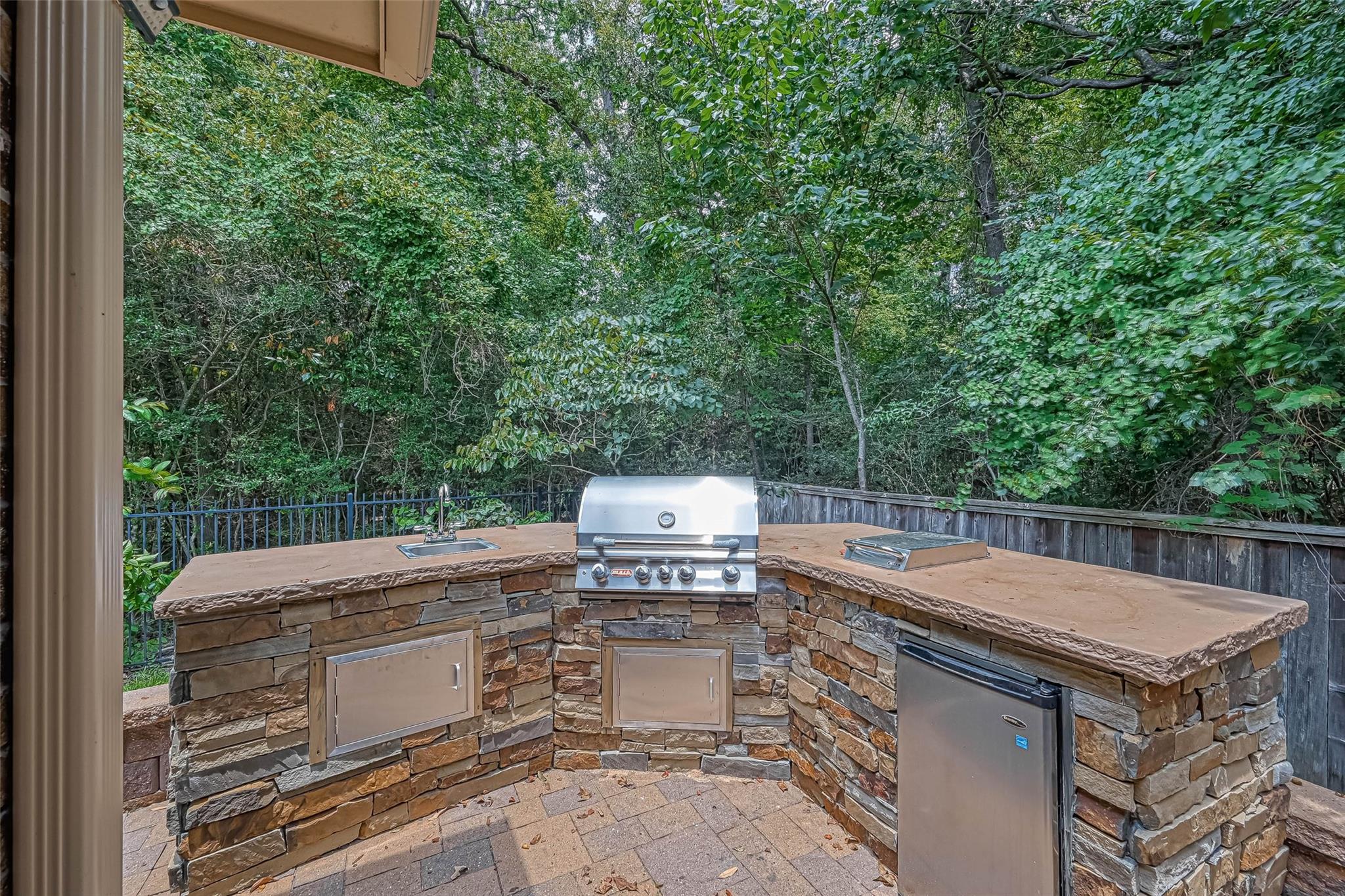 150 W Heritage Mill Circle