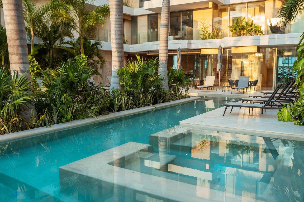 2413 Blvd Puerto Cancún Up # 103