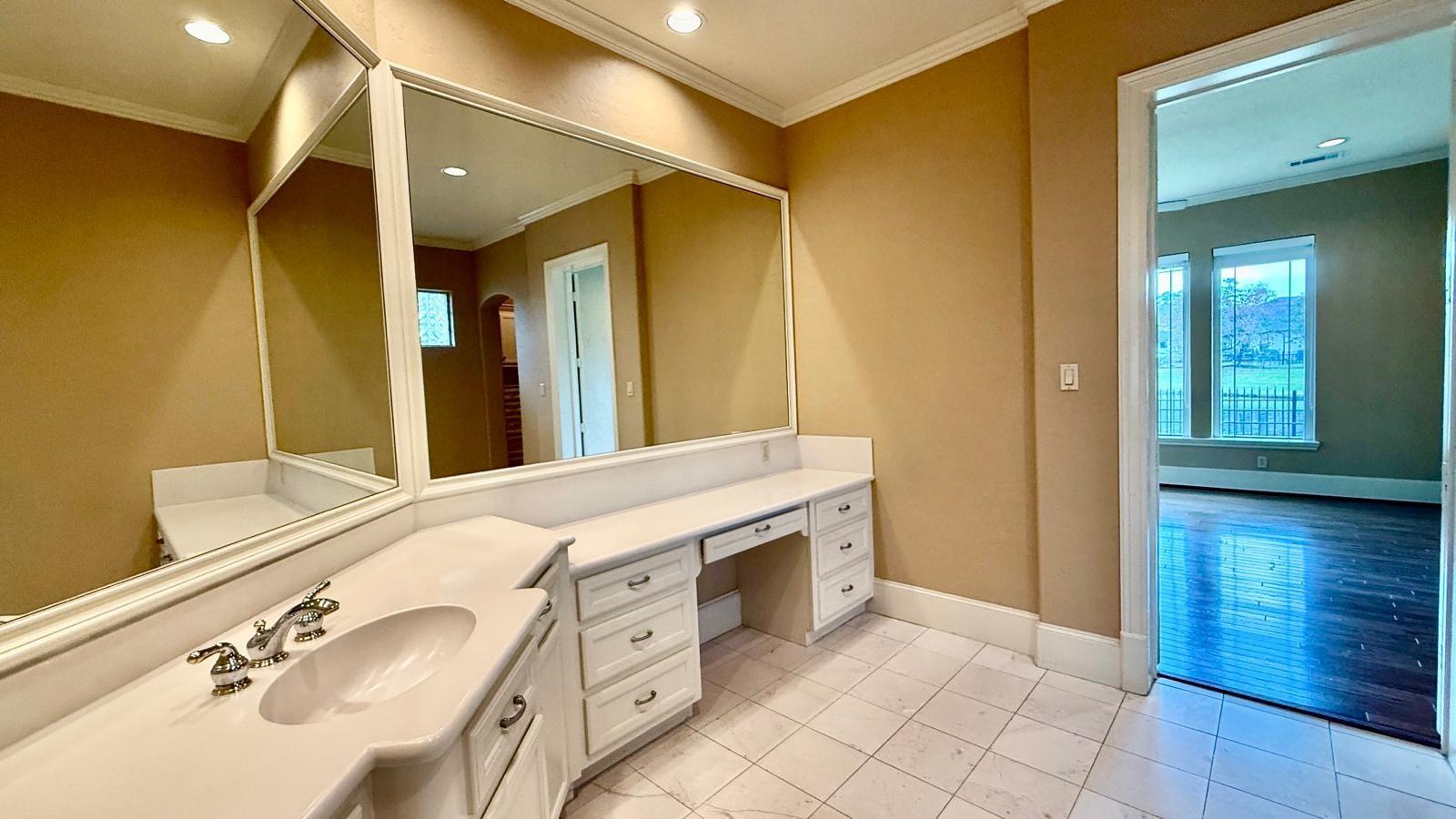 8103 Hideaway Lake Circle