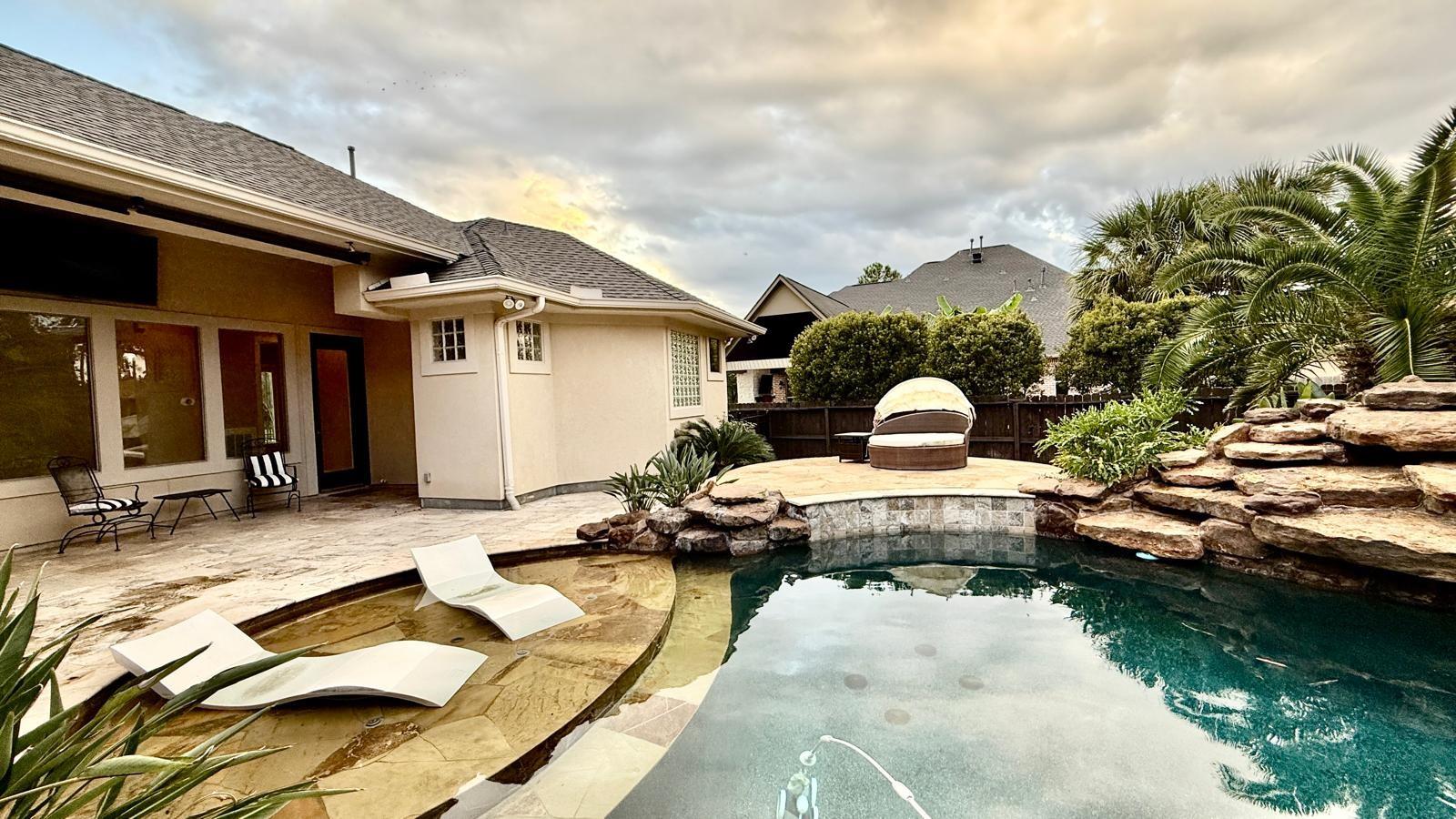 8103 Hideaway Lake Circle