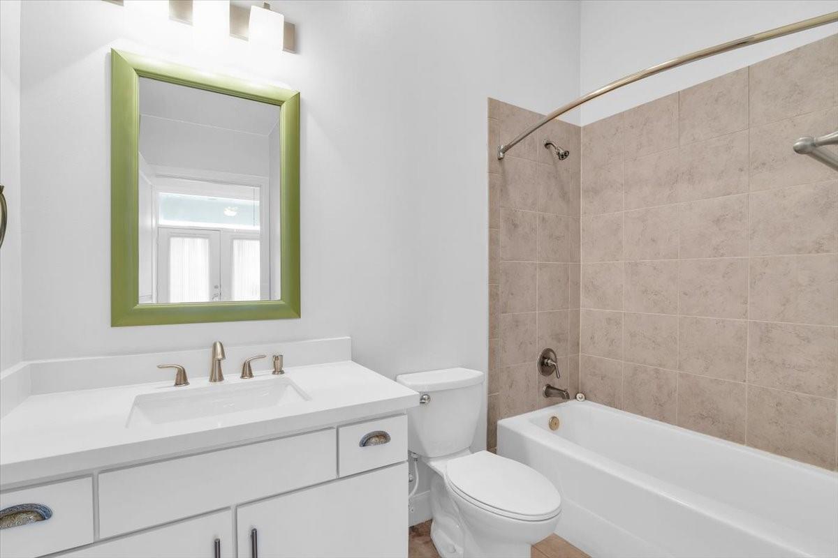 300 St Joseph Parkway # 309