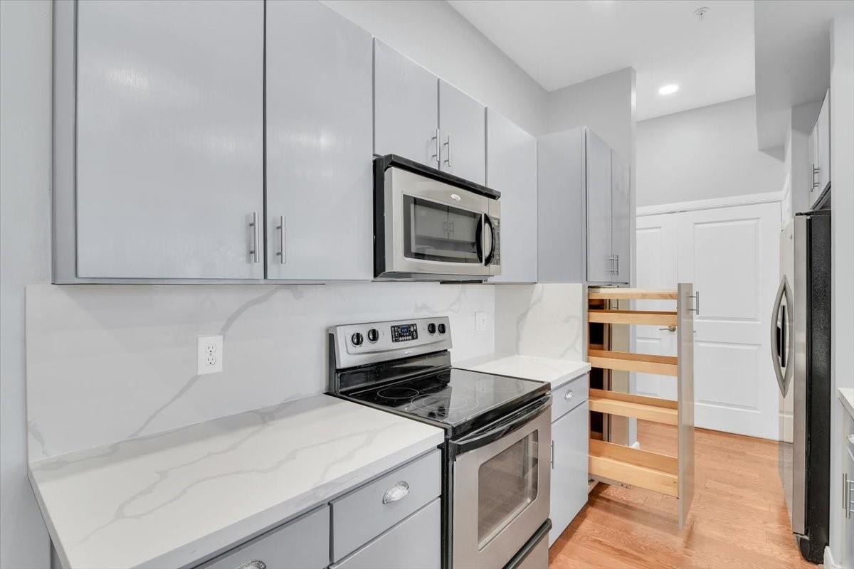 300 St Joseph Parkway # 309