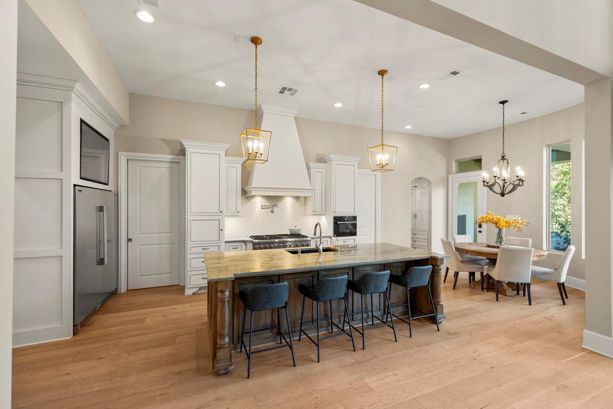 6146 Waltons Point S