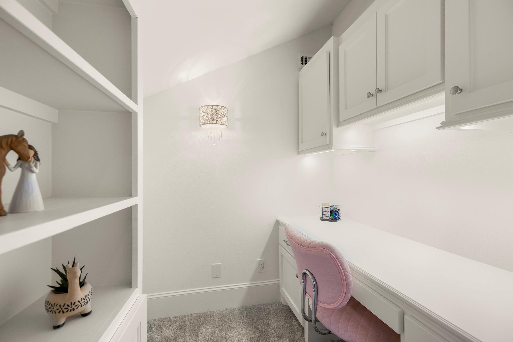 6146 Waltons Point S