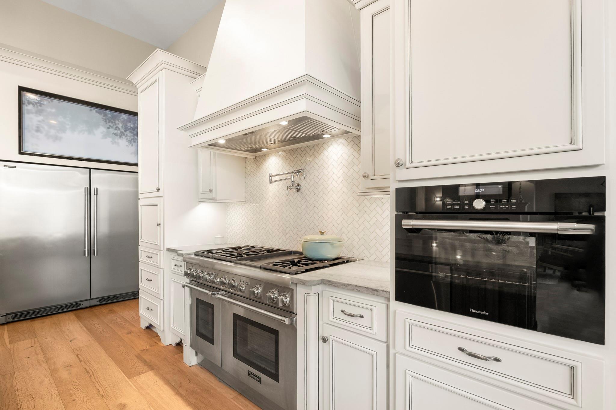 6146 Waltons Point S