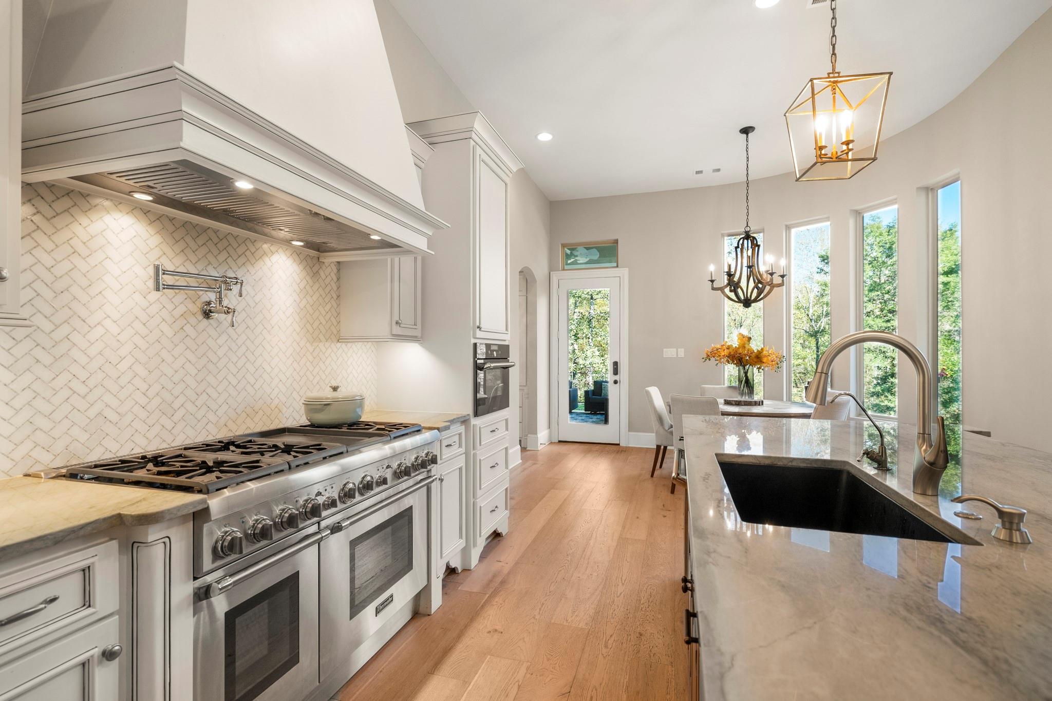 6146 Waltons Point S