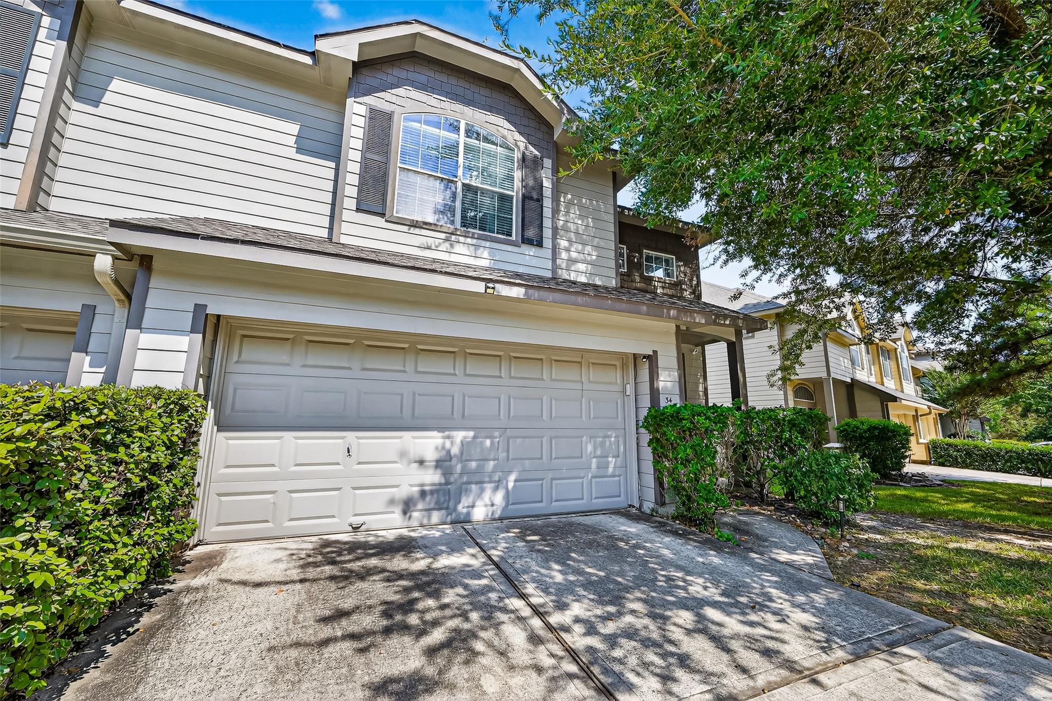 34 S Burberry Park Circle