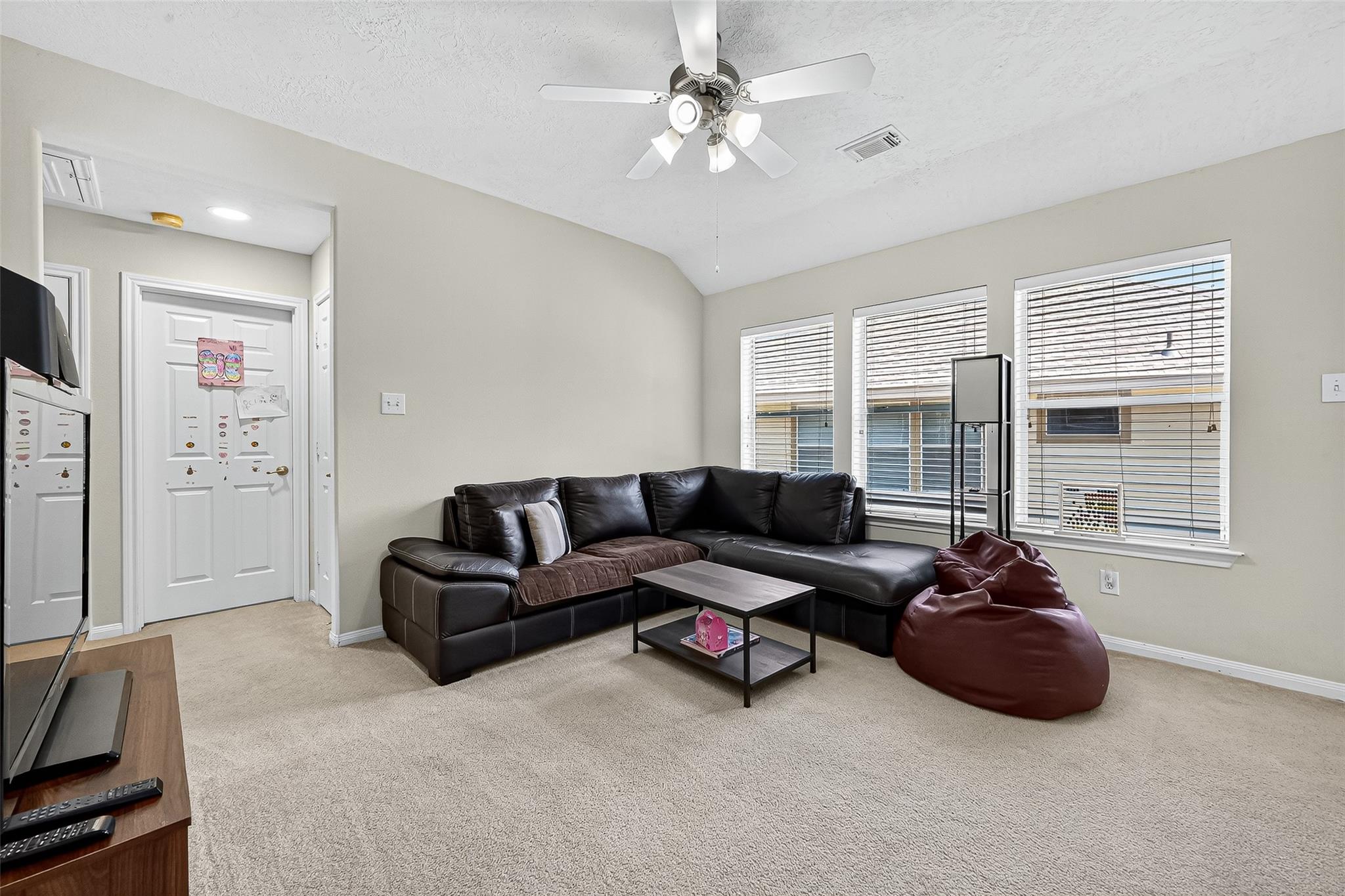 34 S Burberry Park Circle