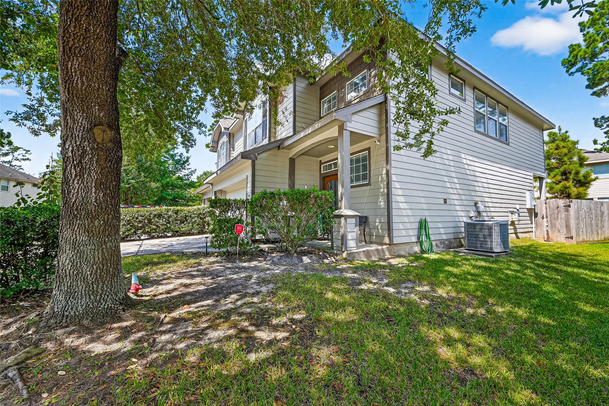 34 S Burberry Park Circle