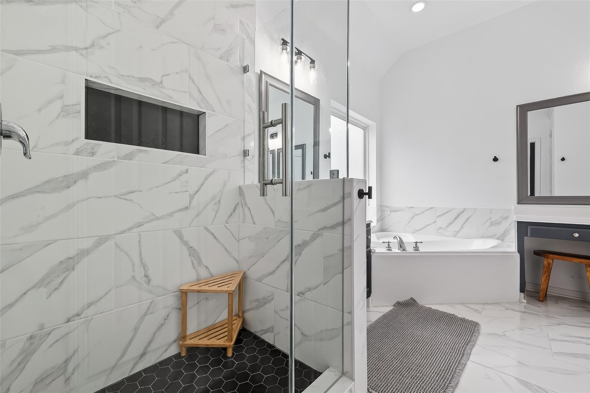 66 S Longsford Circle