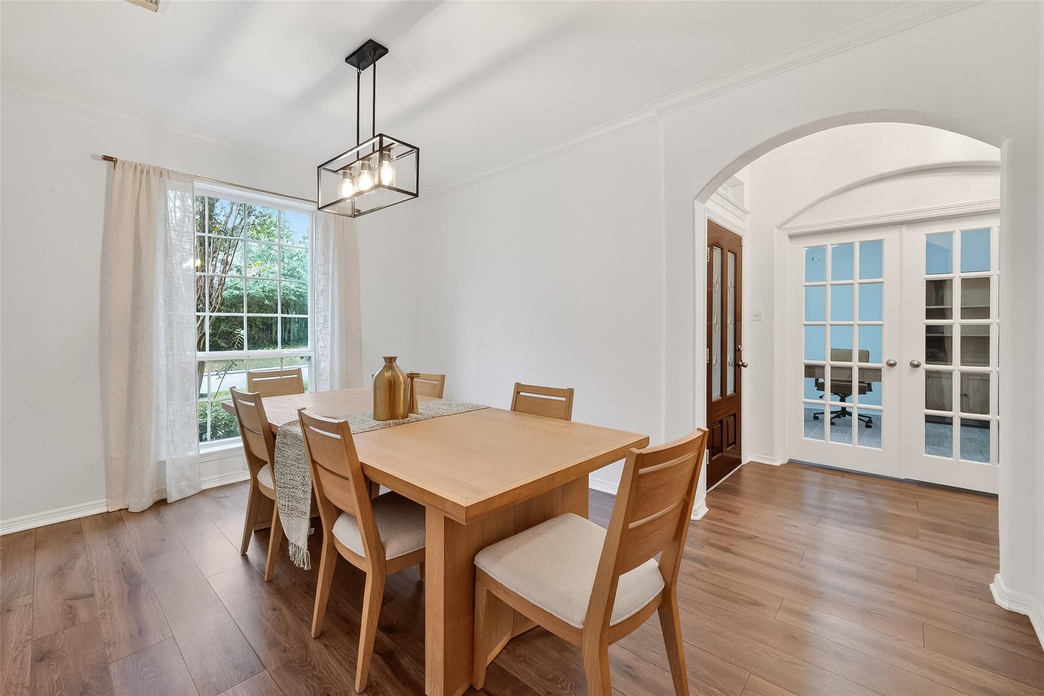 66 S Longsford Circle