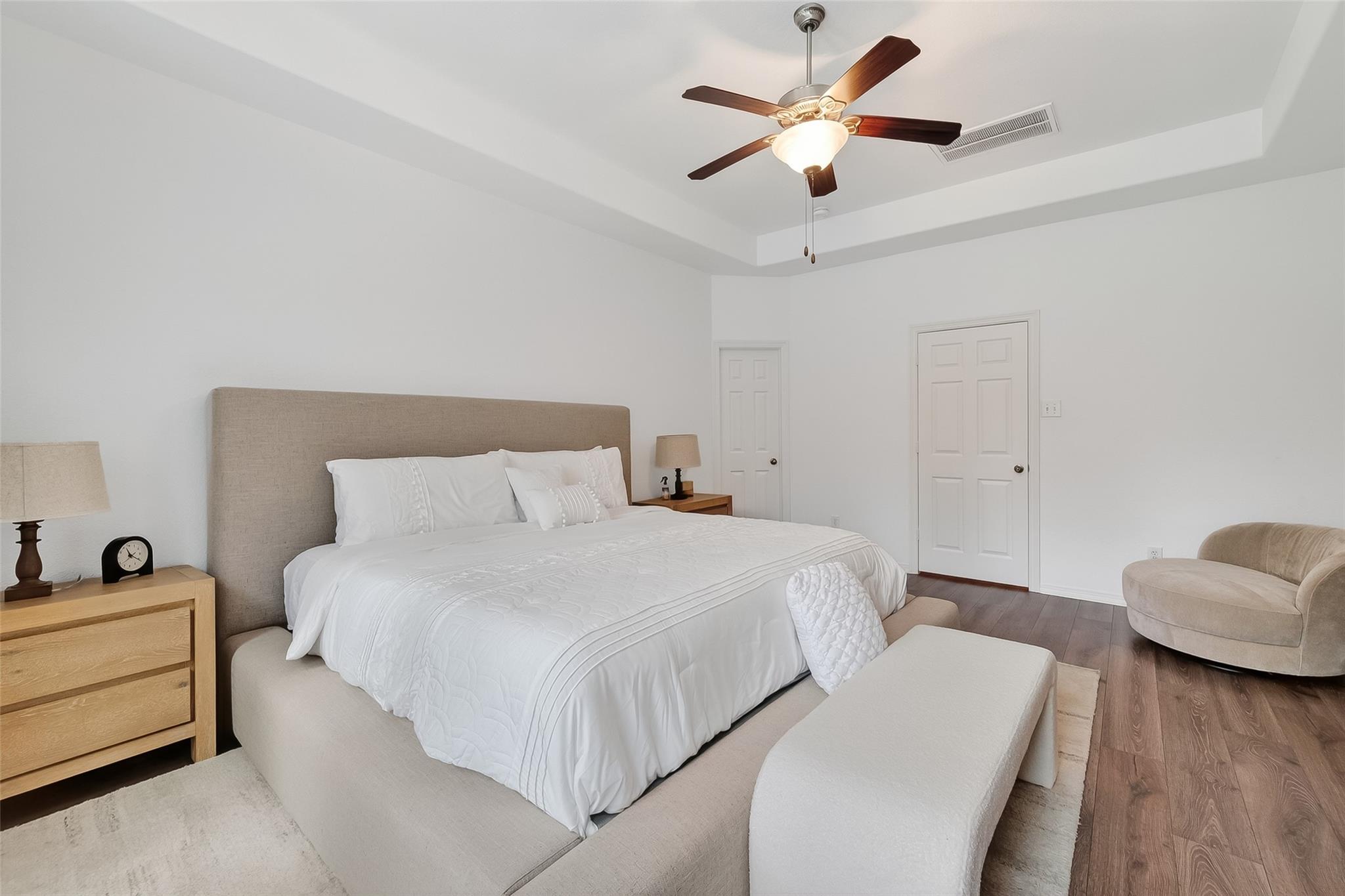 66 S Longsford Circle