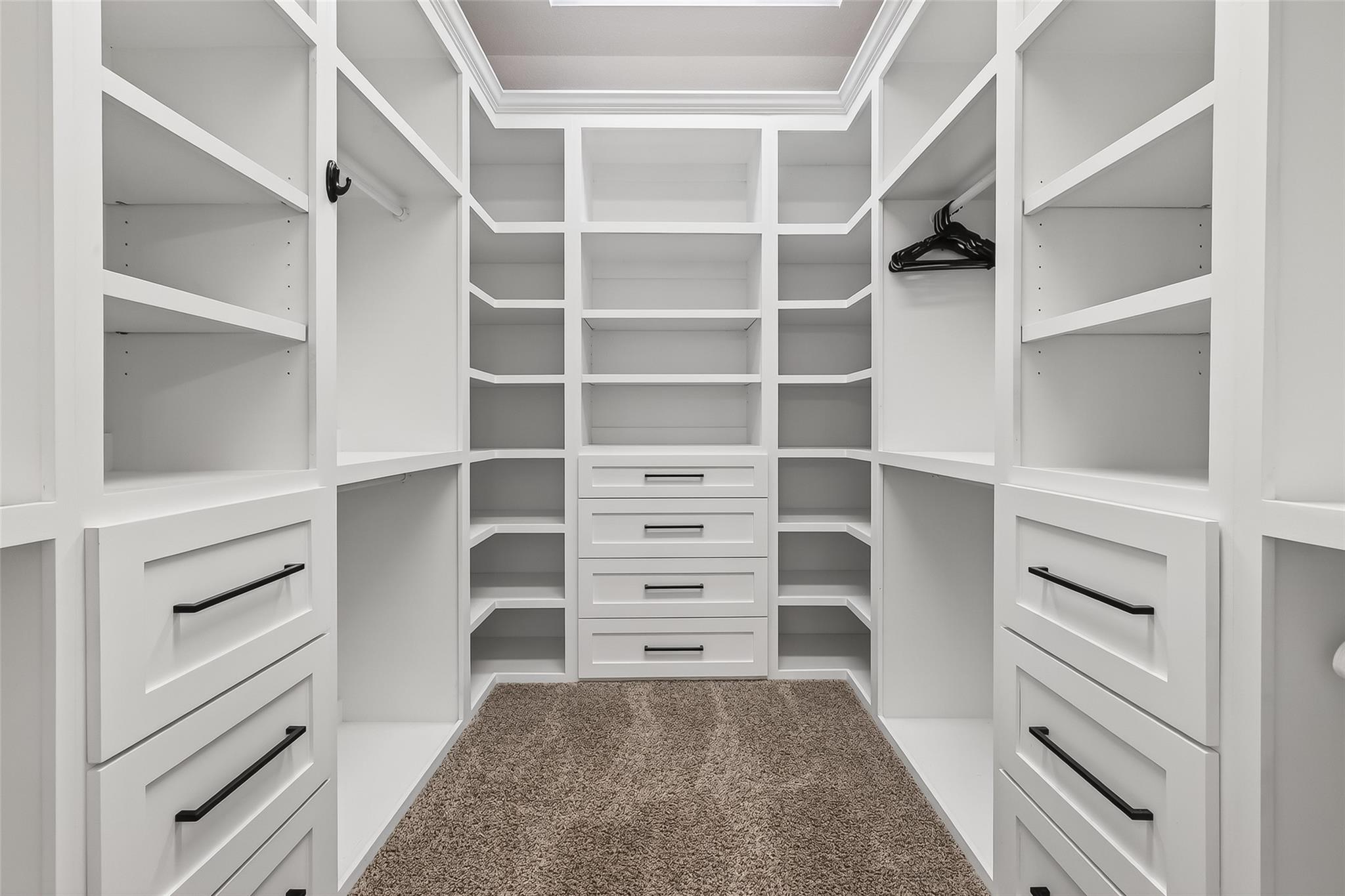 66 S Longsford Circle