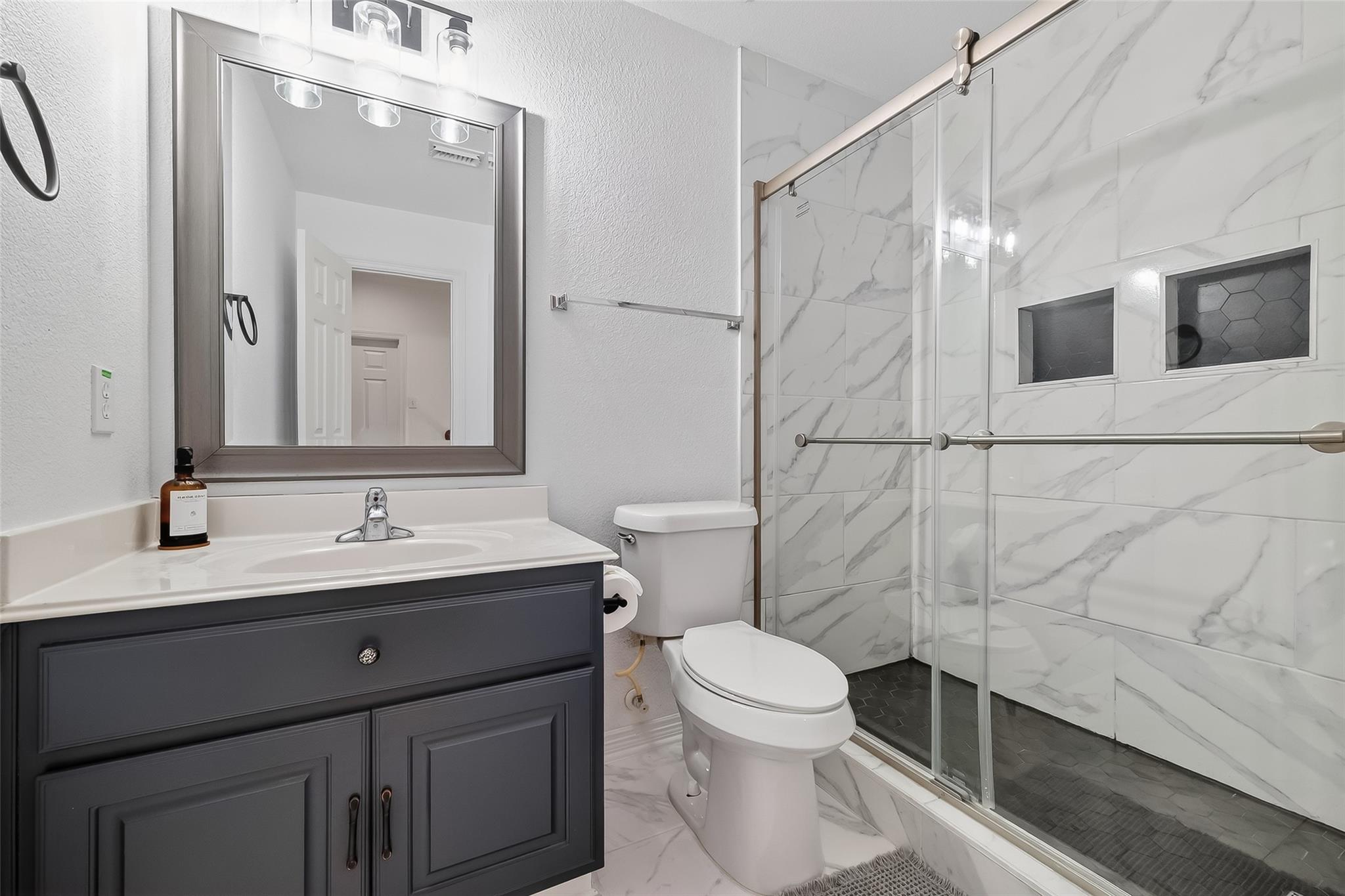 66 S Longsford Circle