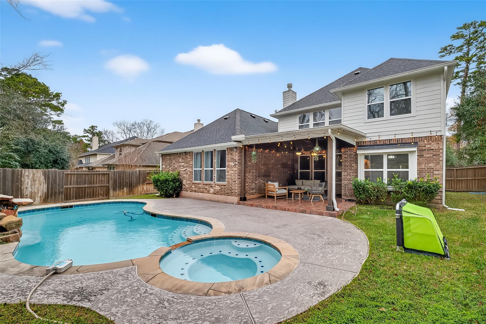 66 S Longsford Circle