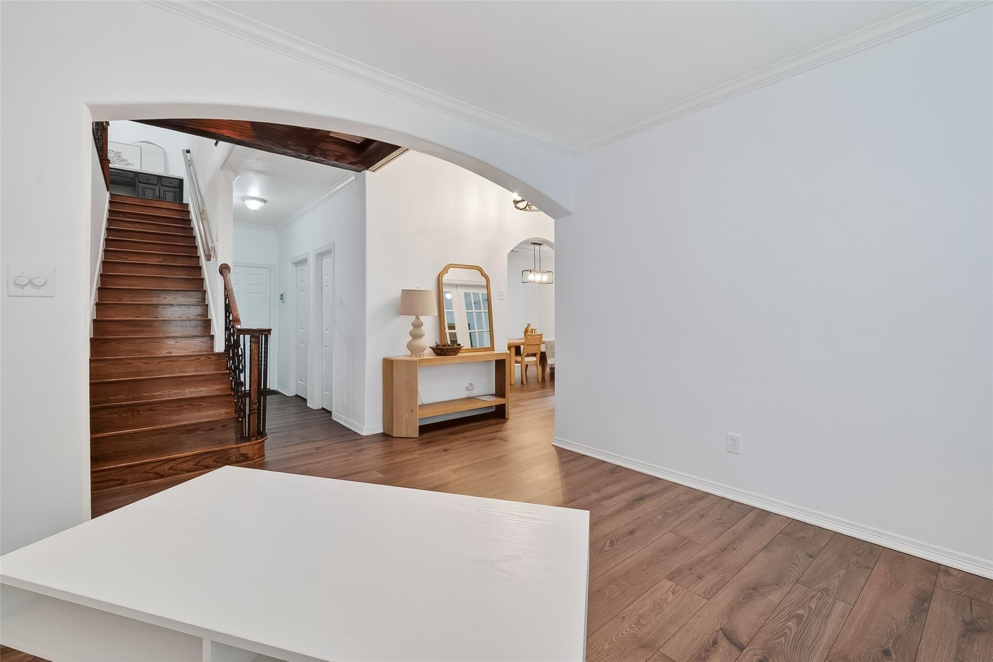 66 S Longsford Circle