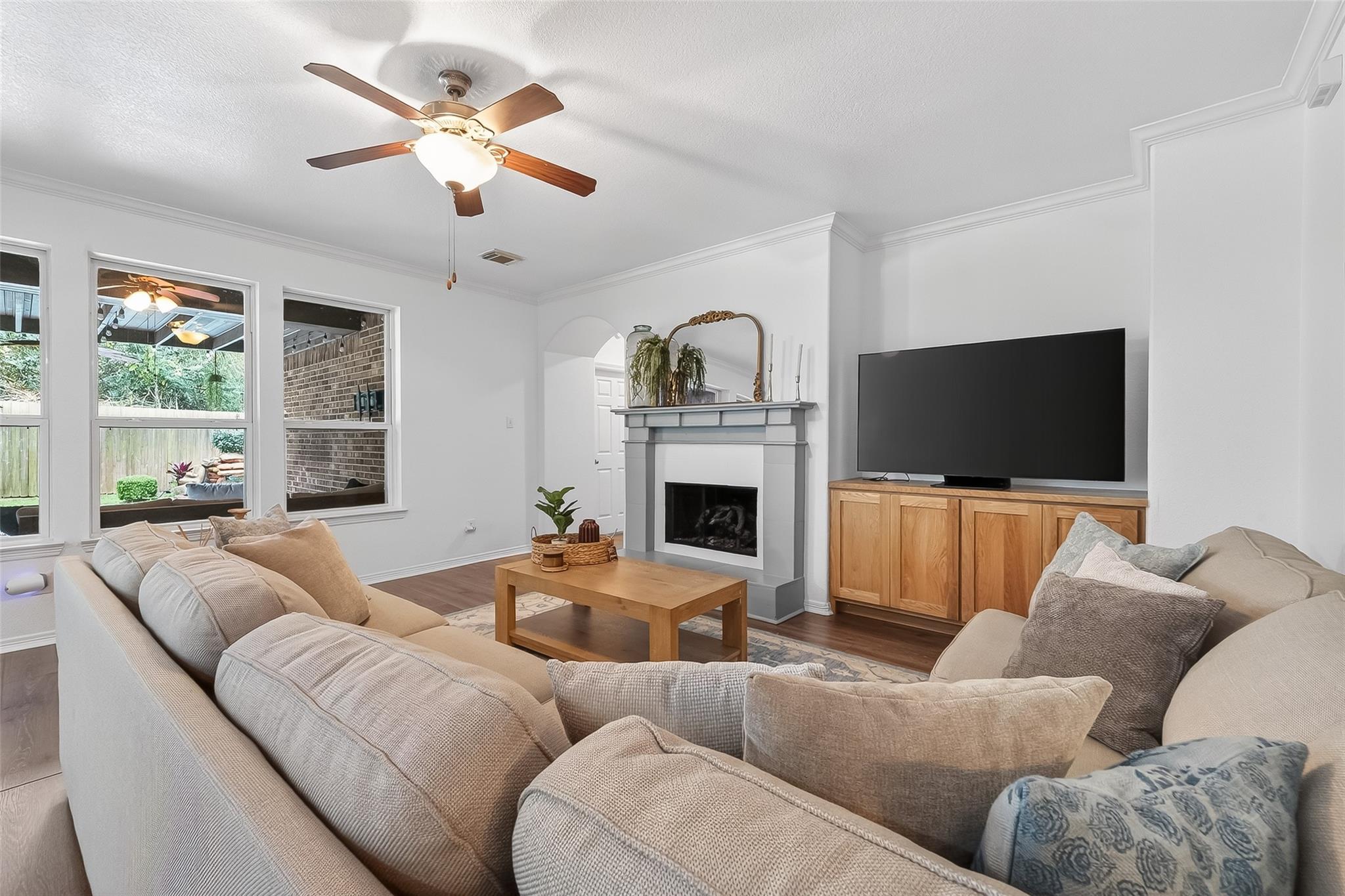 66 S Longsford Circle