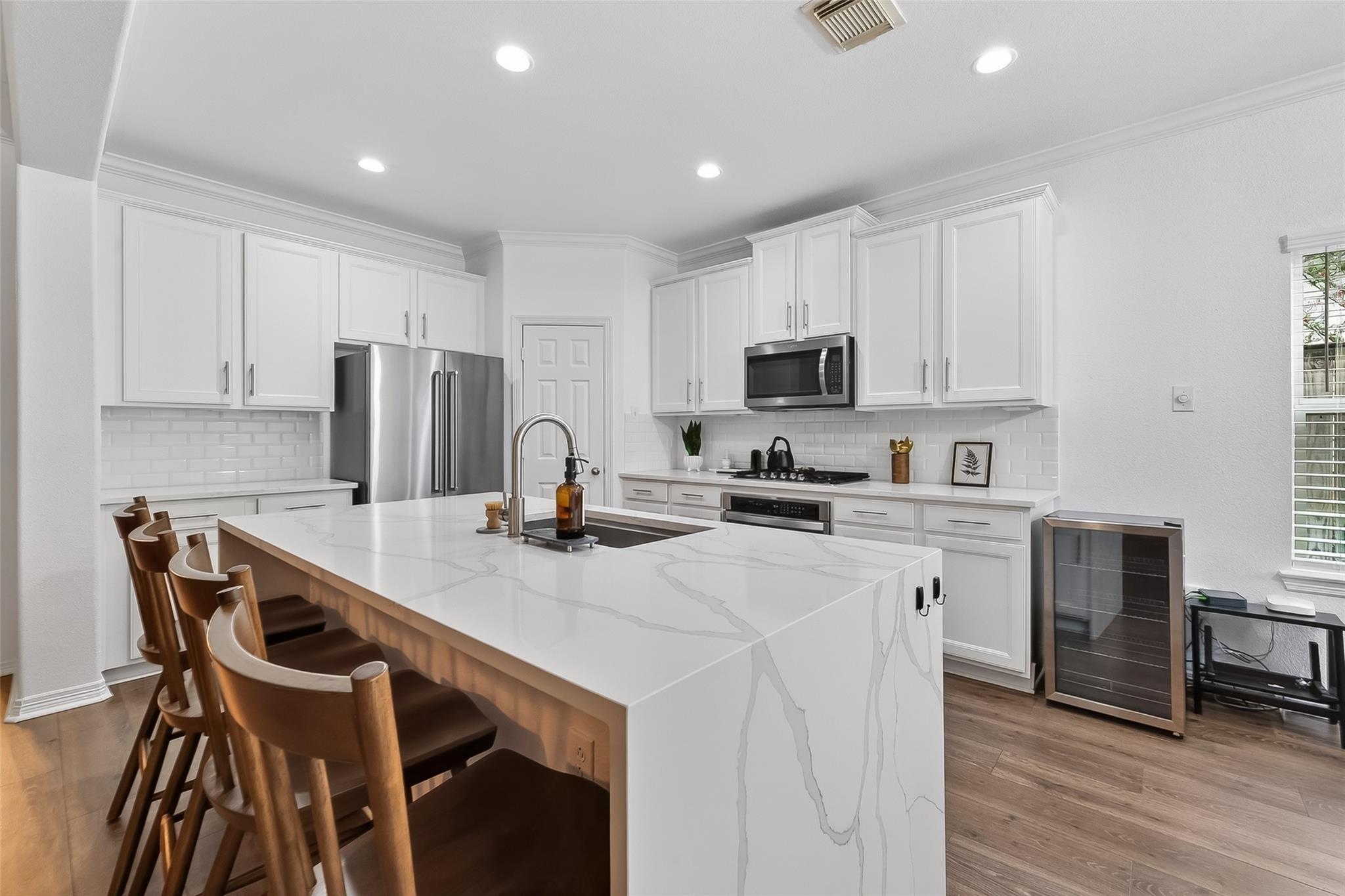 66 S Longsford Circle