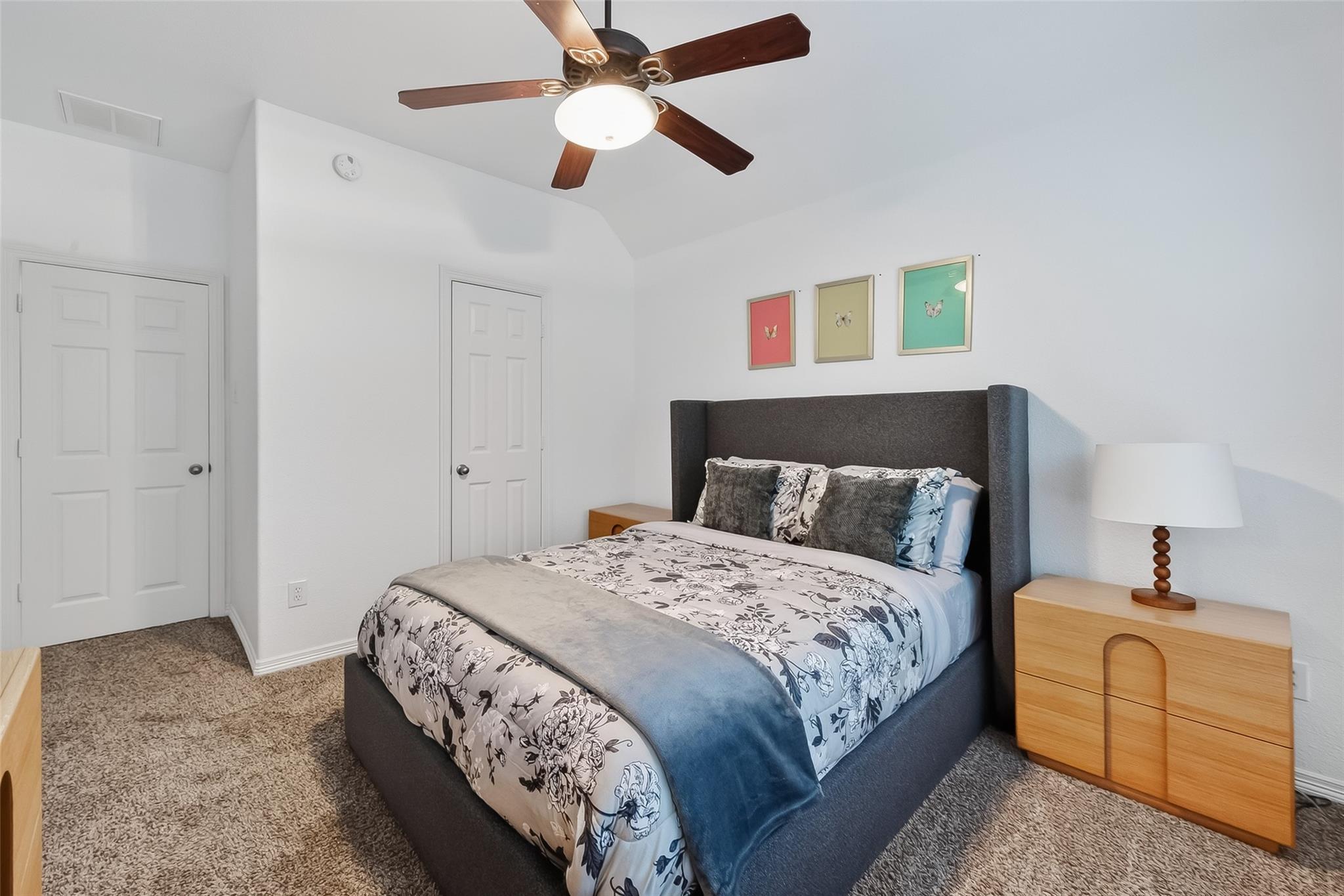 66 S Longsford Circle