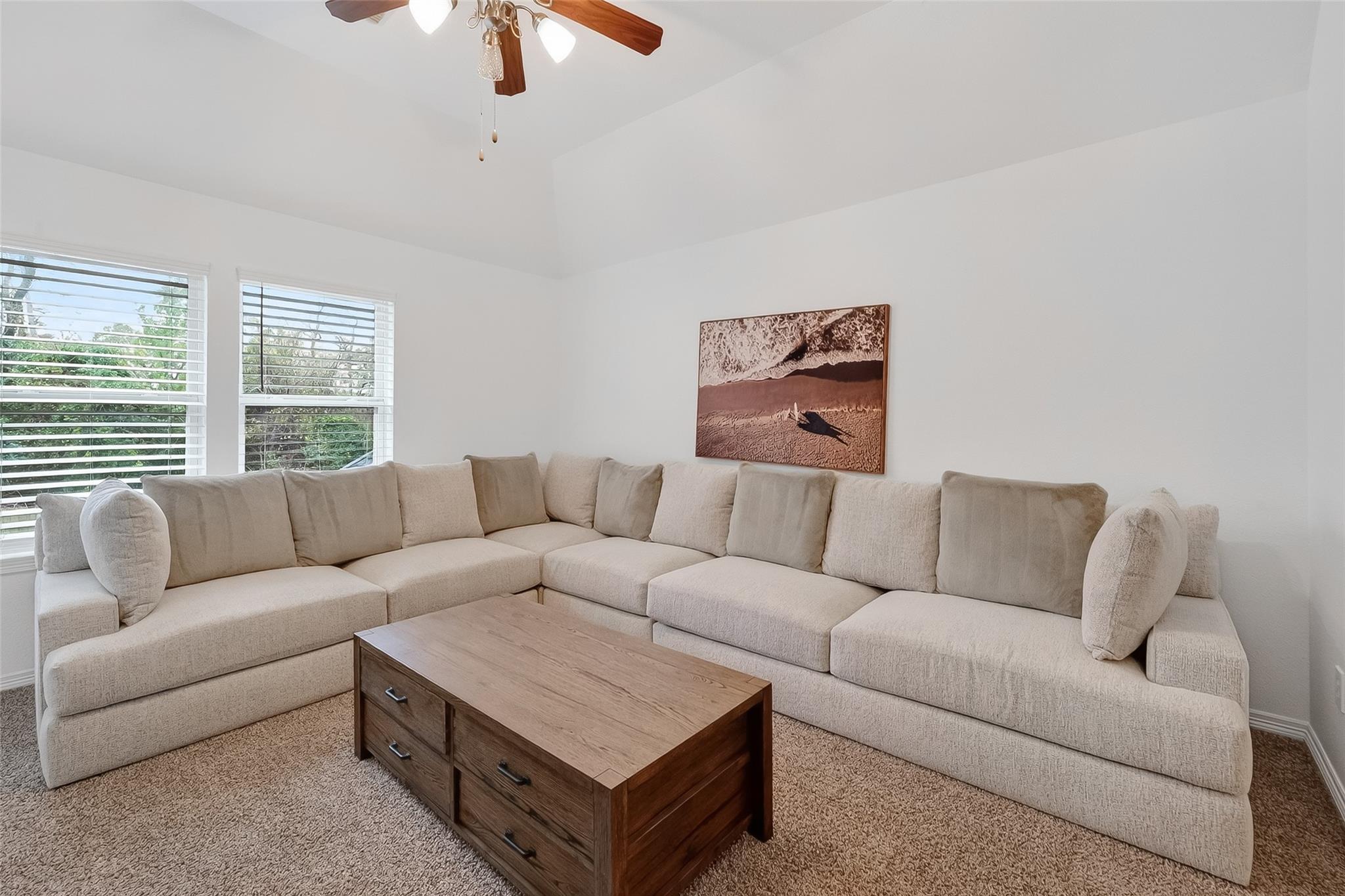 66 S Longsford Circle