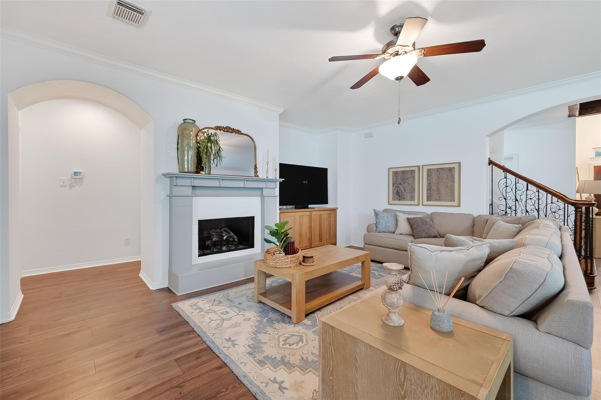 66 S Longsford Circle