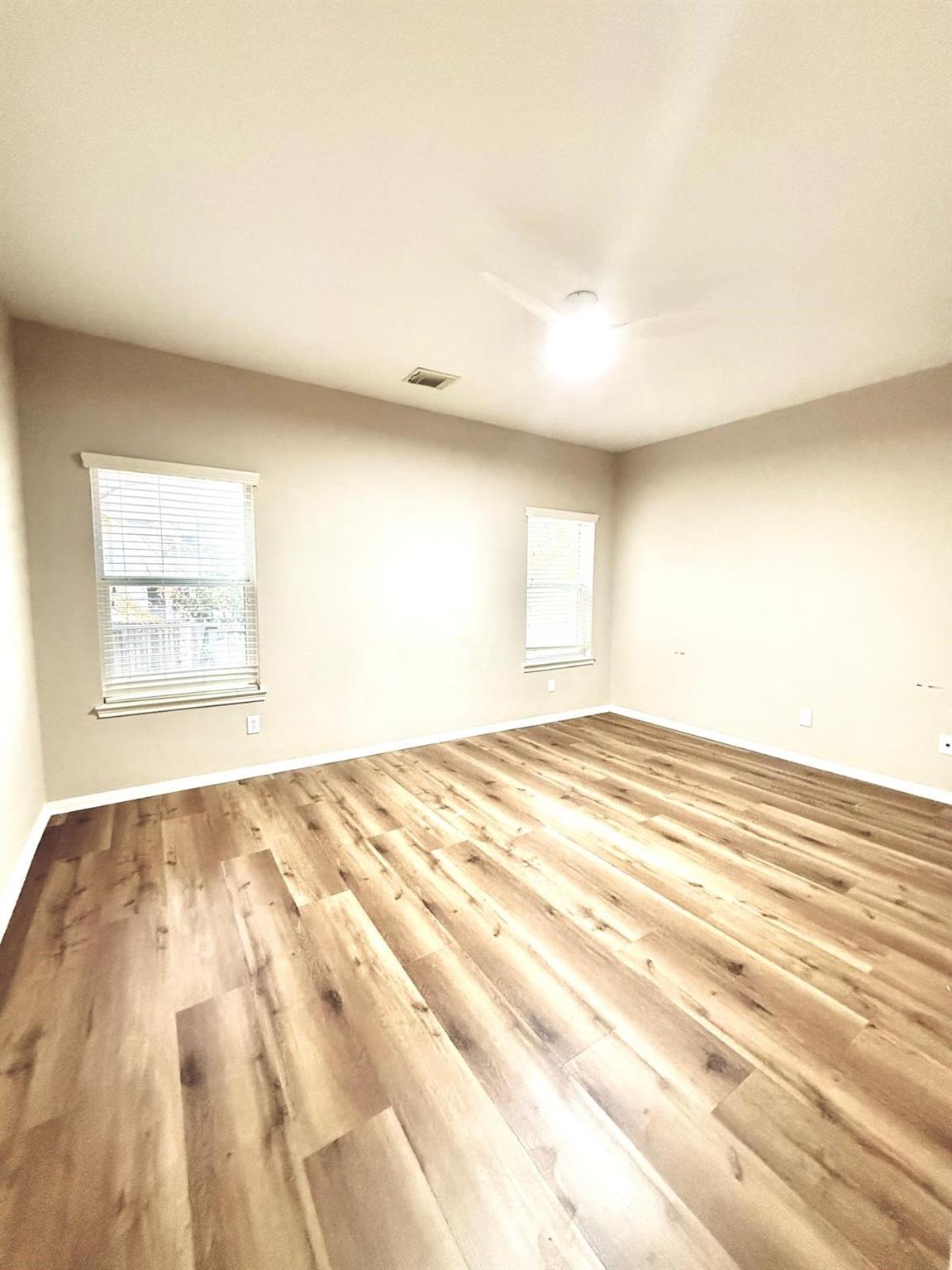 107 W Spindle Tree Circle