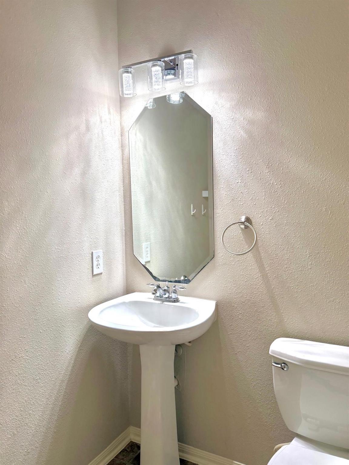 107 W Spindle Tree Circle