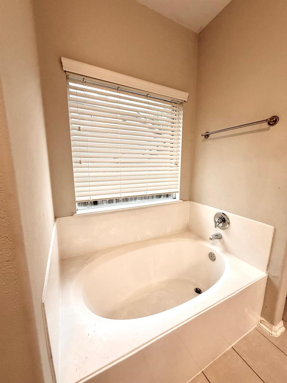 107 W Spindle Tree Circle