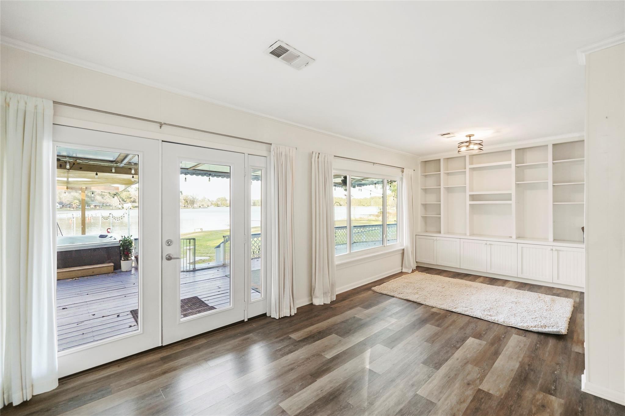 13318 Southshore Drive
