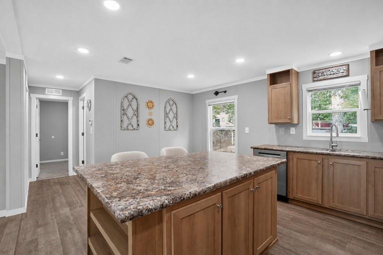 10 Oakwood Drive